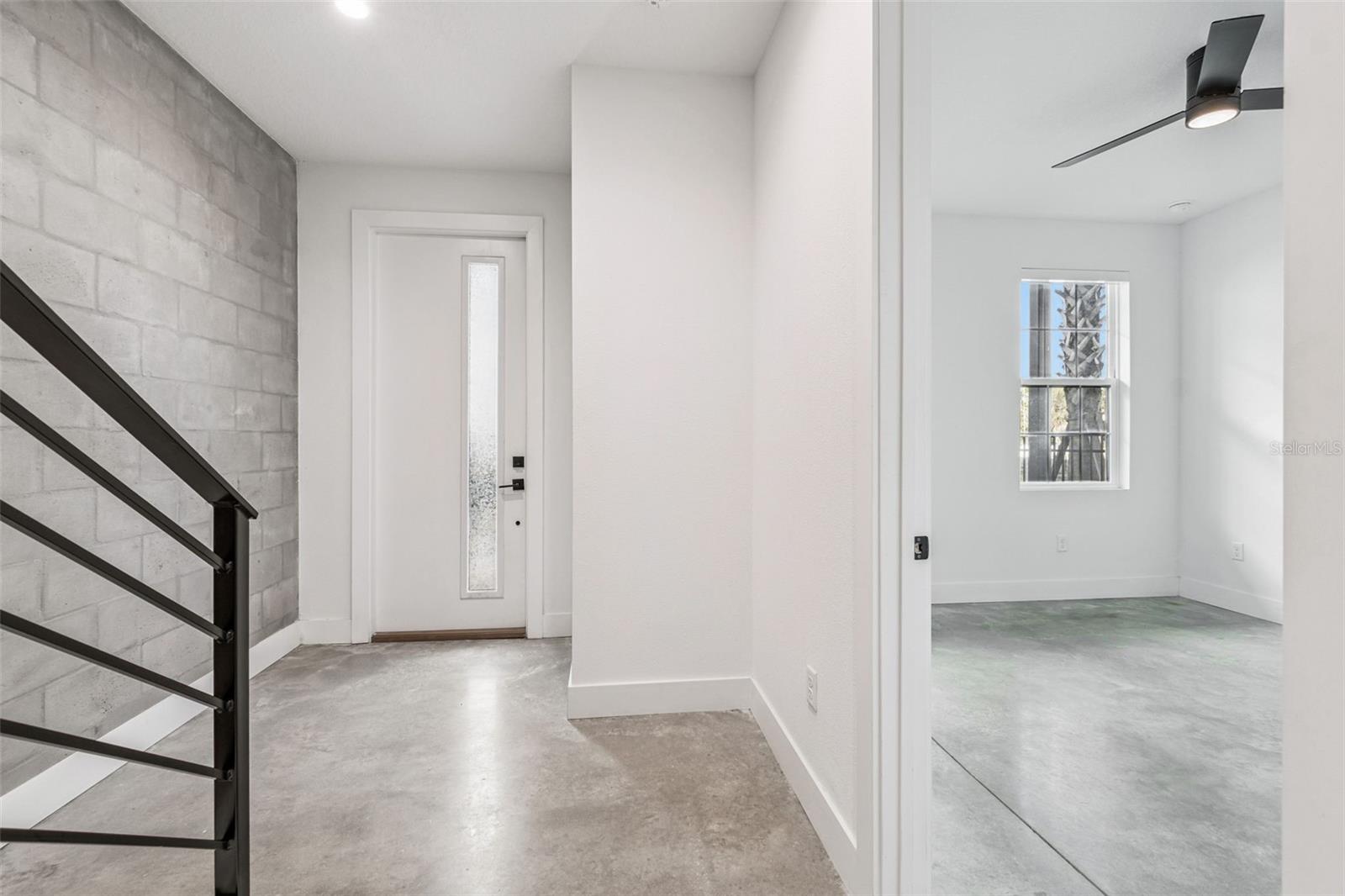 Image 5 of 57 For 2724 5th Avenue S