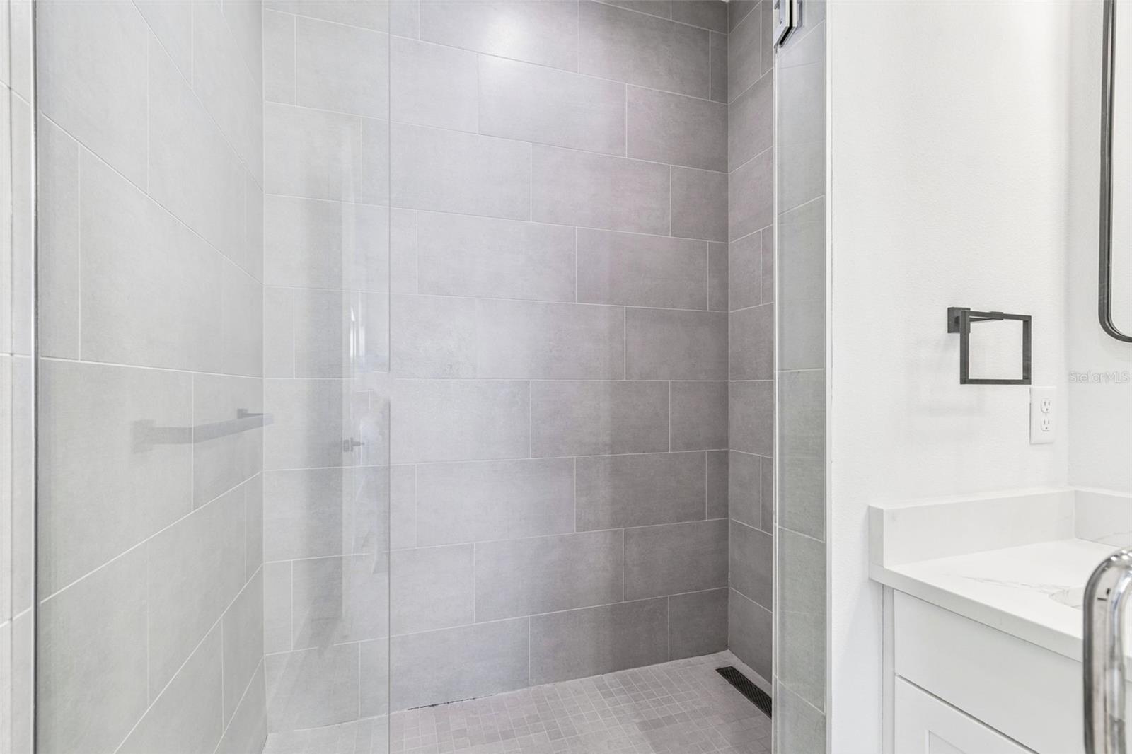 Image 55 of 57 For 2724 5th Avenue S