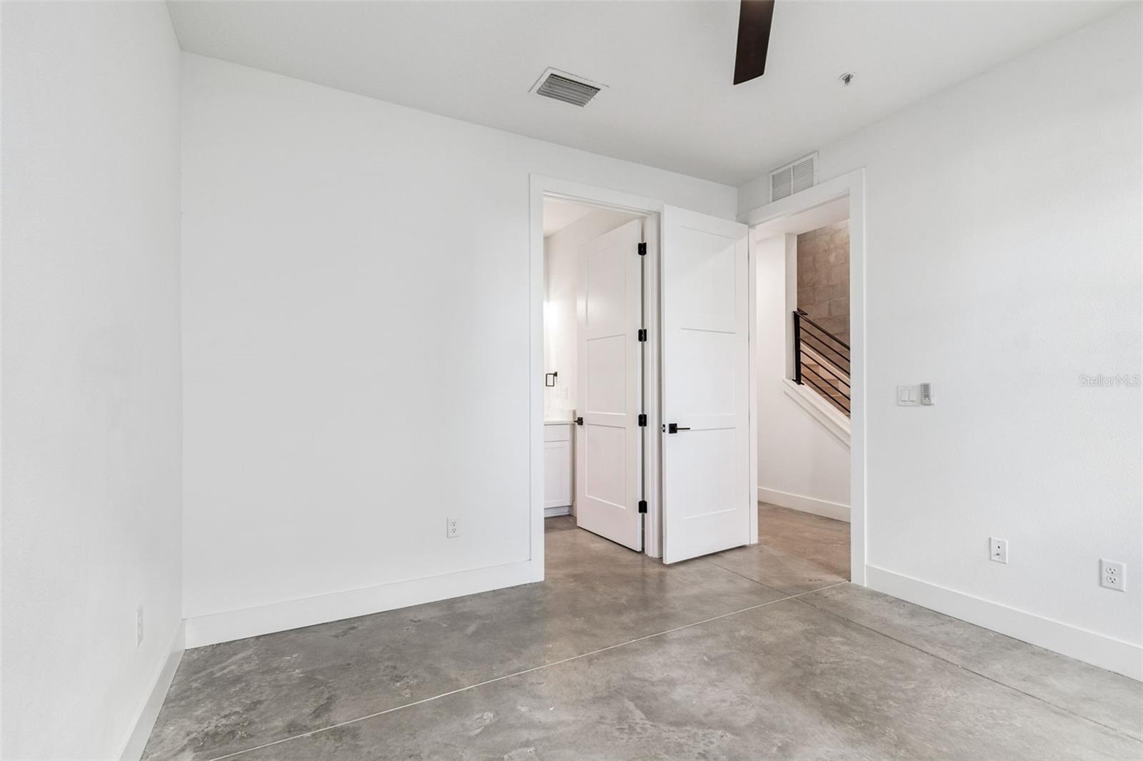 Image 8 of 57 For 2724 5th Avenue S