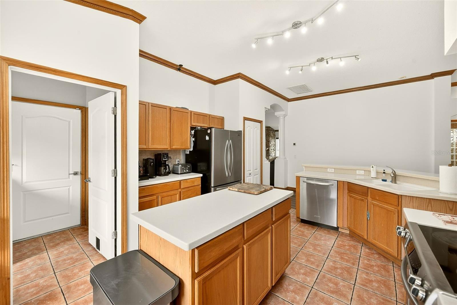 Image 15 of 52 For 2927 Hickory Grove Drive