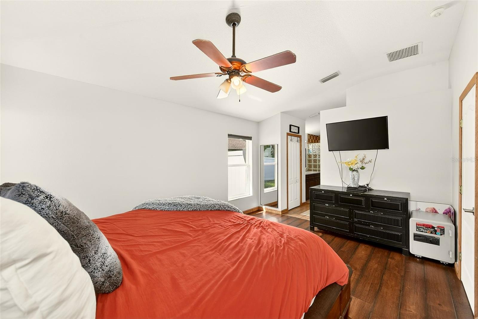 Image 23 of 52 For 2927 Hickory Grove Drive