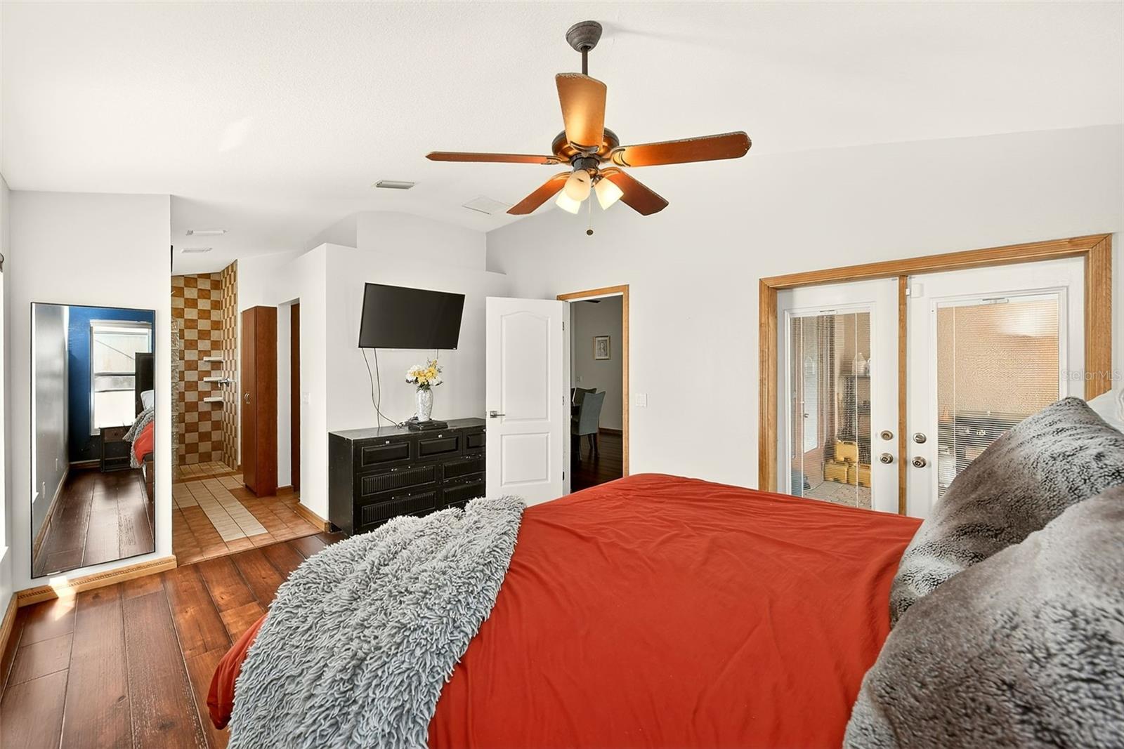 Image 24 of 52 For 2927 Hickory Grove Drive