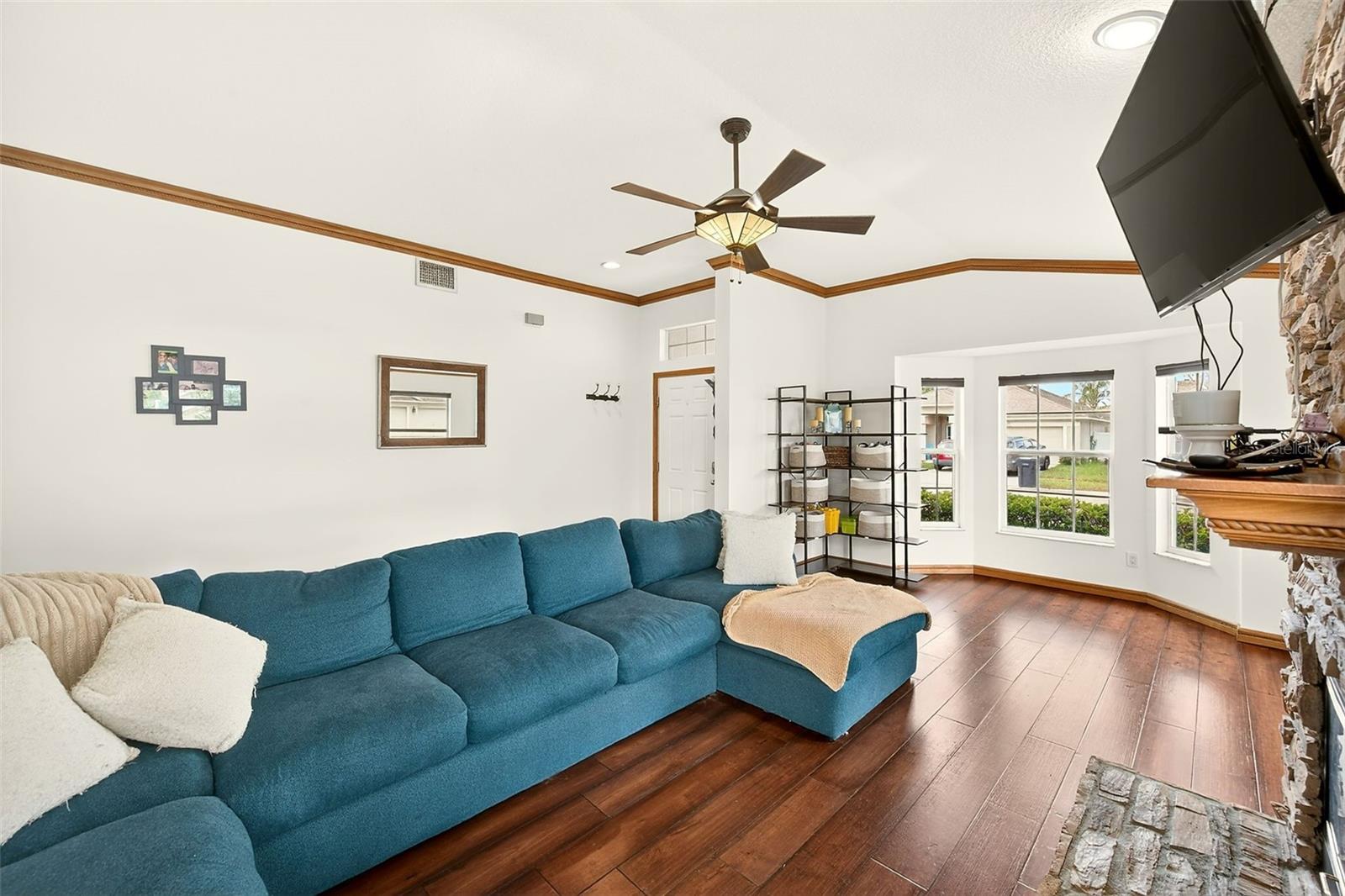 Image 6 of 52 For 2927 Hickory Grove Drive