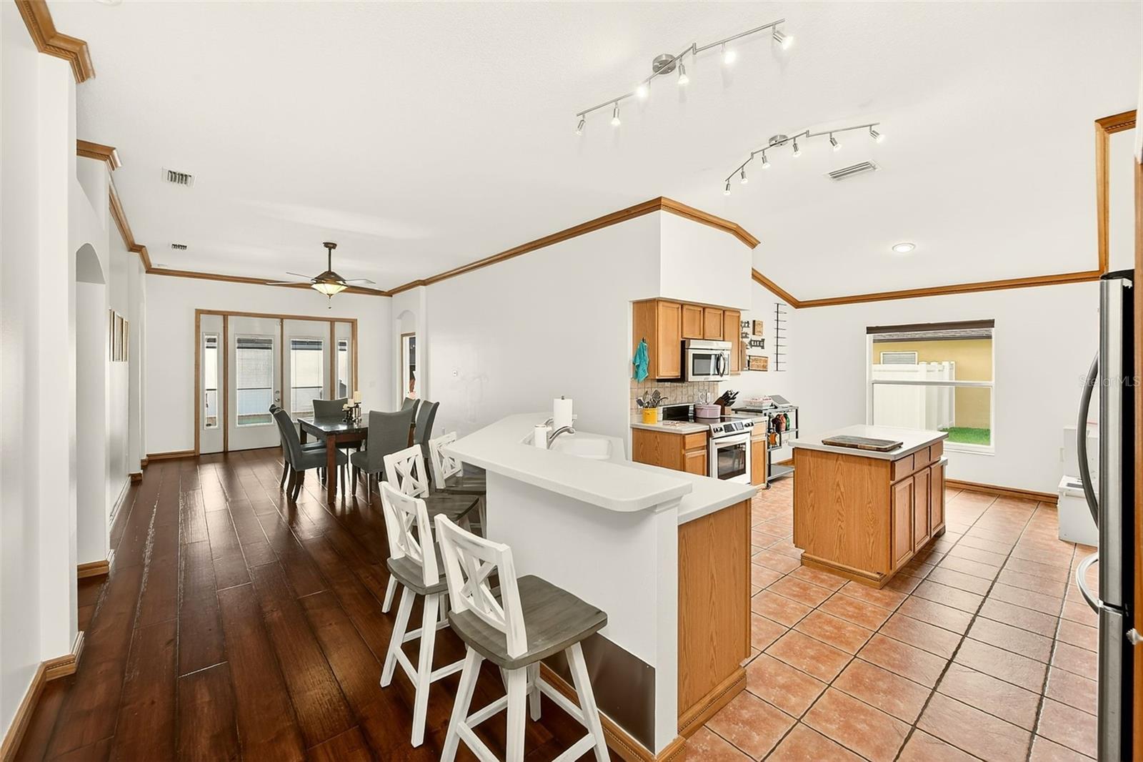 Image 9 of 52 For 2927 Hickory Grove Drive