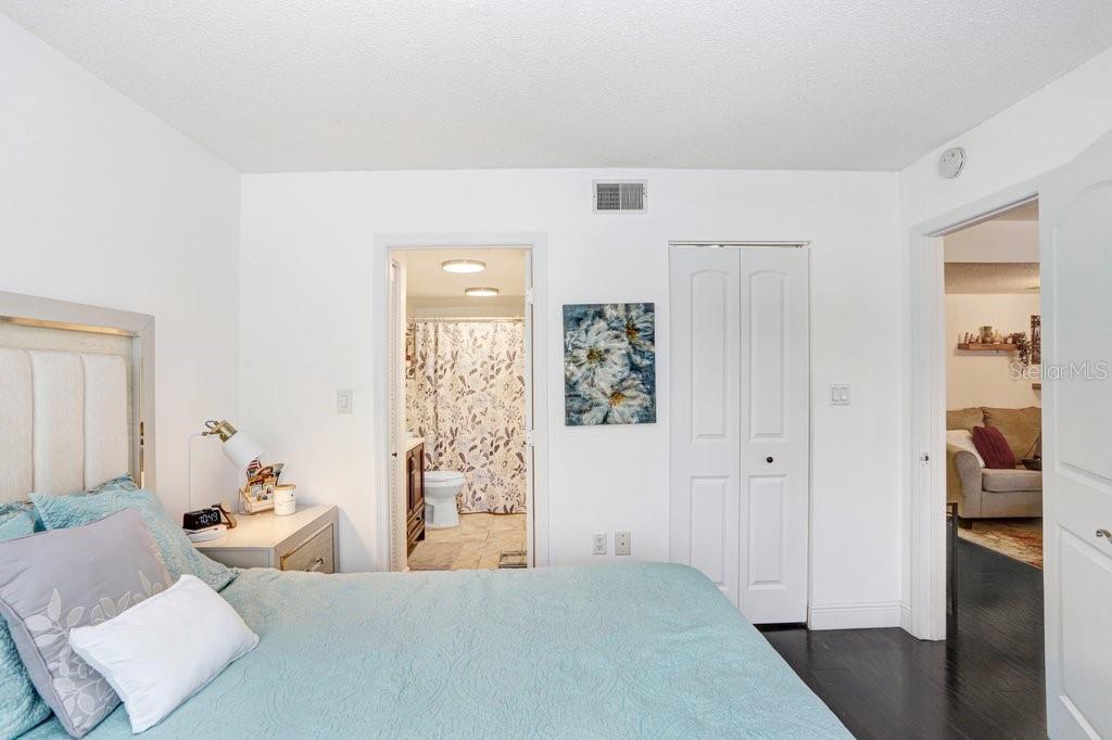 Image 16 of 51 For 13602 Village Drive 1205