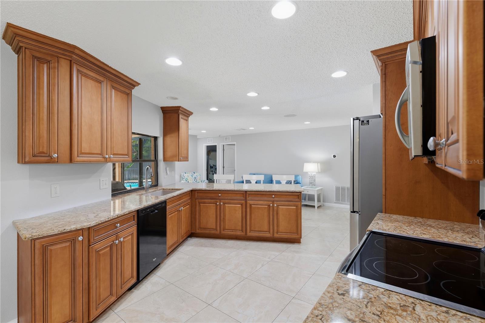 Image 16 of 36 For 10062 121st Street