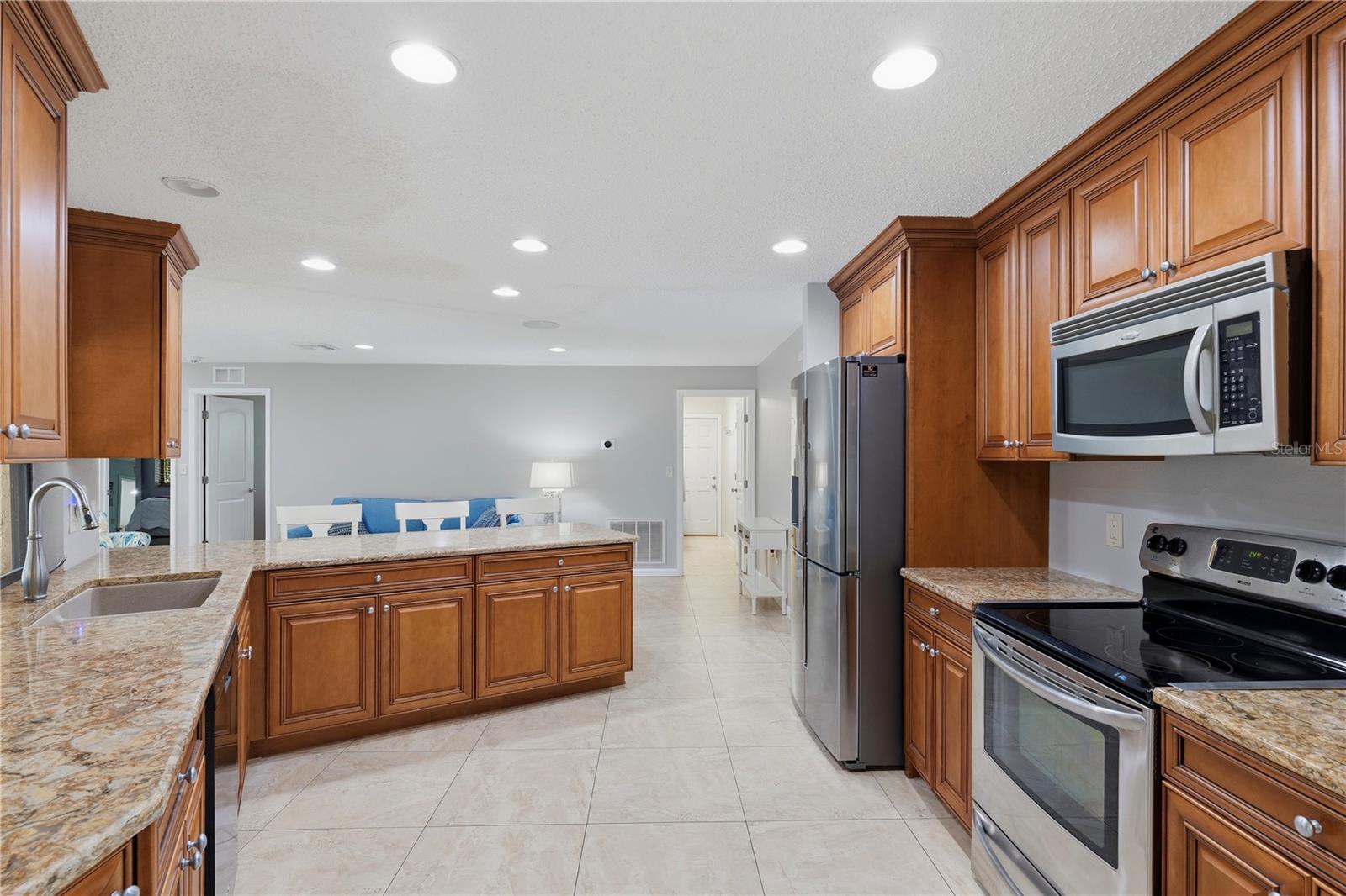 Image 18 of 36 For 10062 121st Street