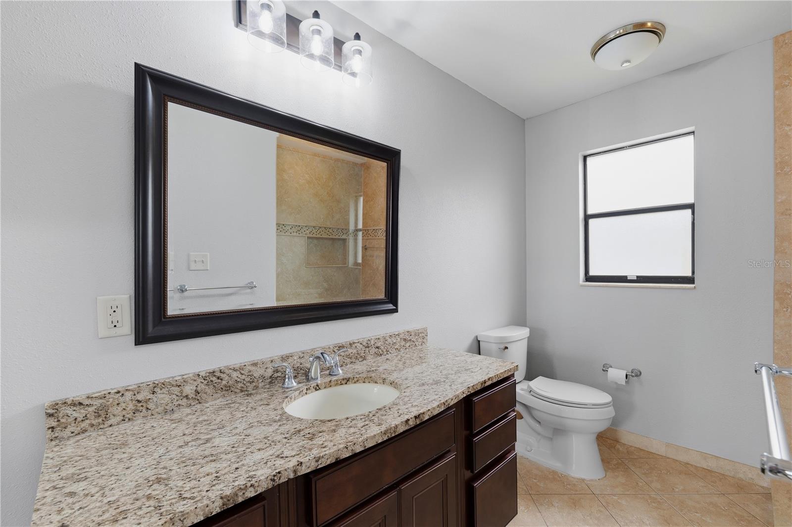 Image 21 of 36 For 10062 121st Street