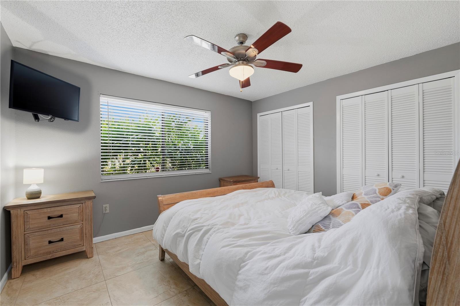 Image 22 of 36 For 10062 121st Street