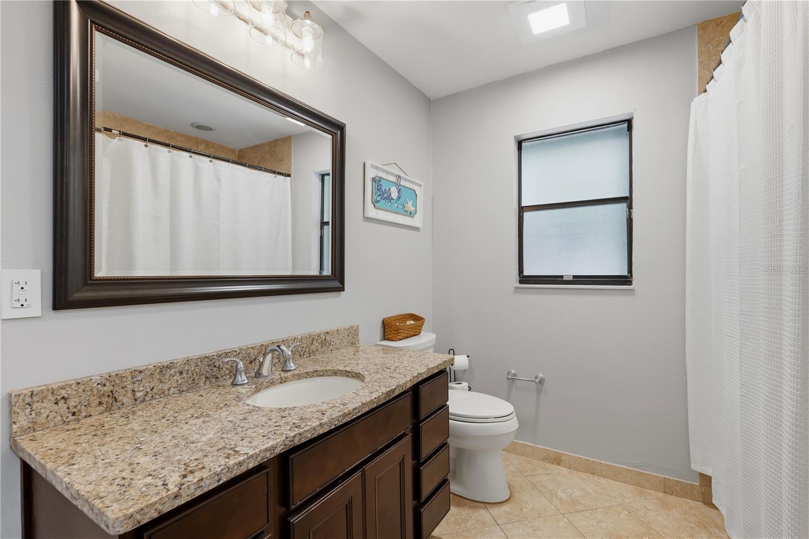 Image 24 of 36 For 10062 121st Street