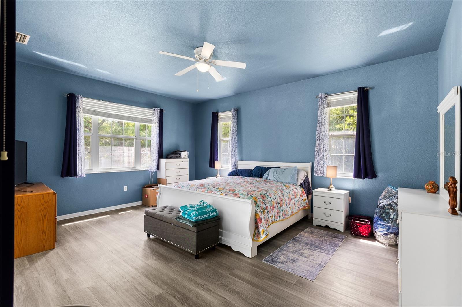 Image 17 of 44 For 20130 95th Street