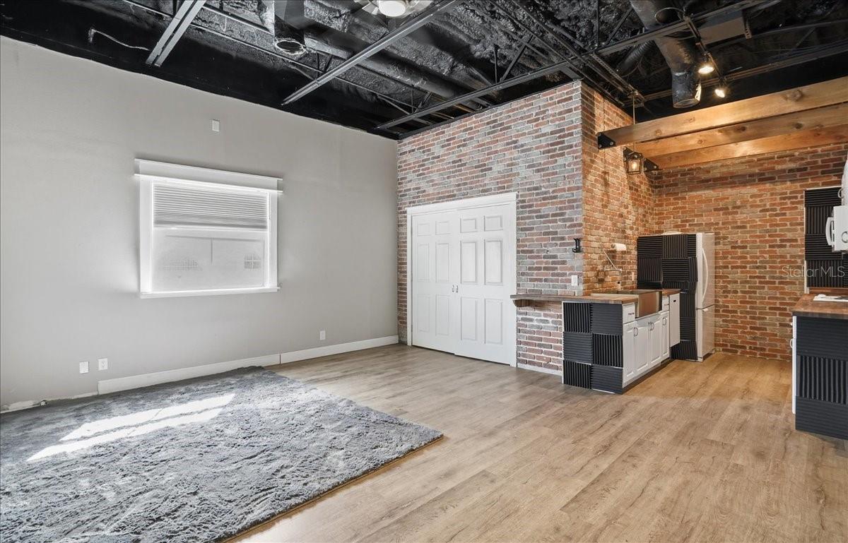 Image 21 of 32 For 6321 Poter  2