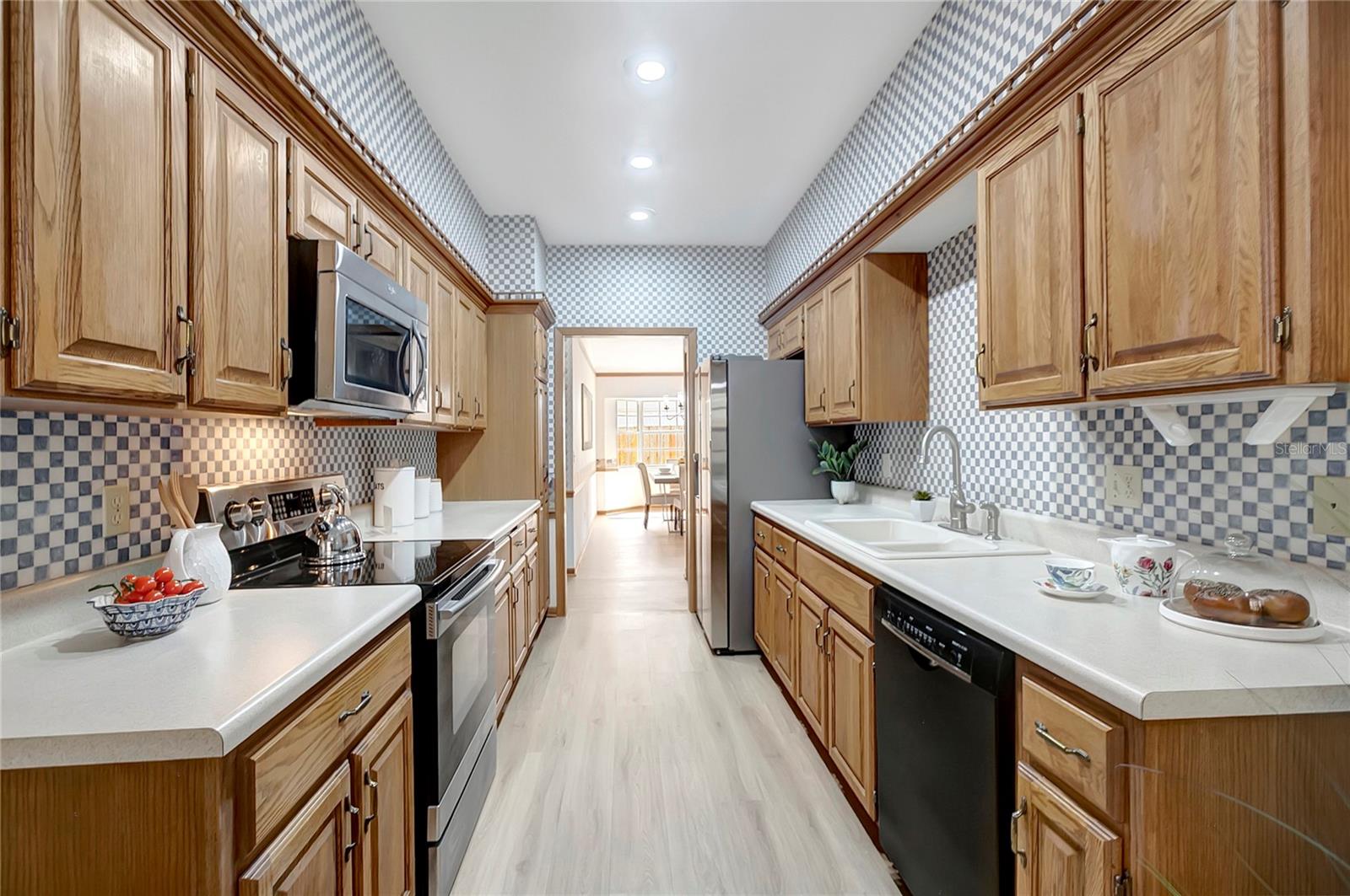 Image 20 of 46 For 11326 81st Place