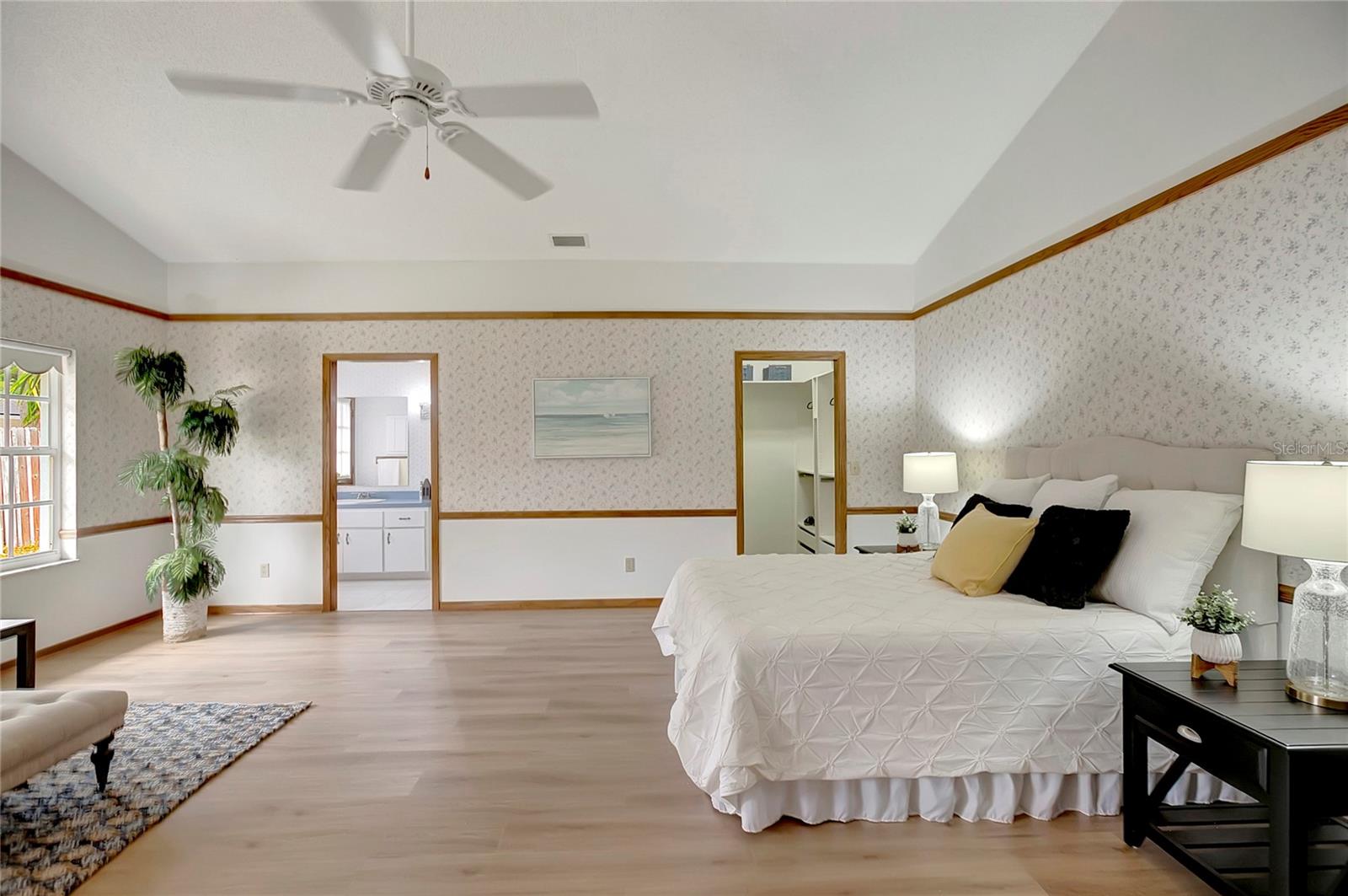 Image 26 of 46 For 11326 81st Place