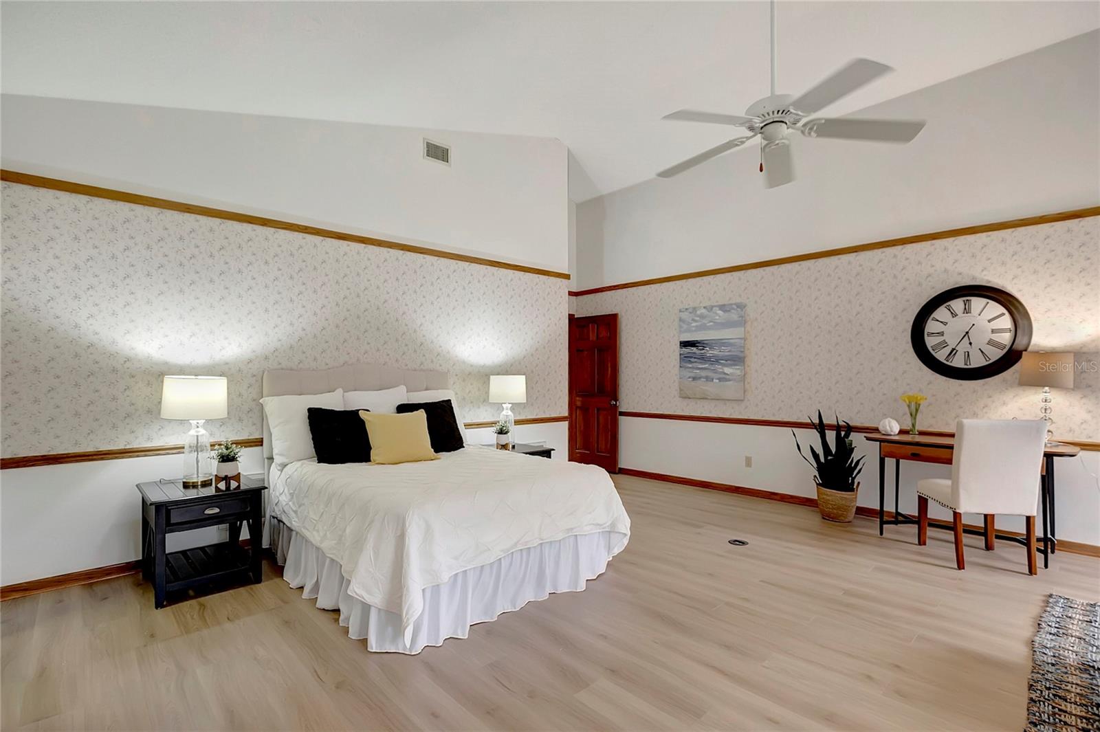 Image 28 of 46 For 11326 81st Place