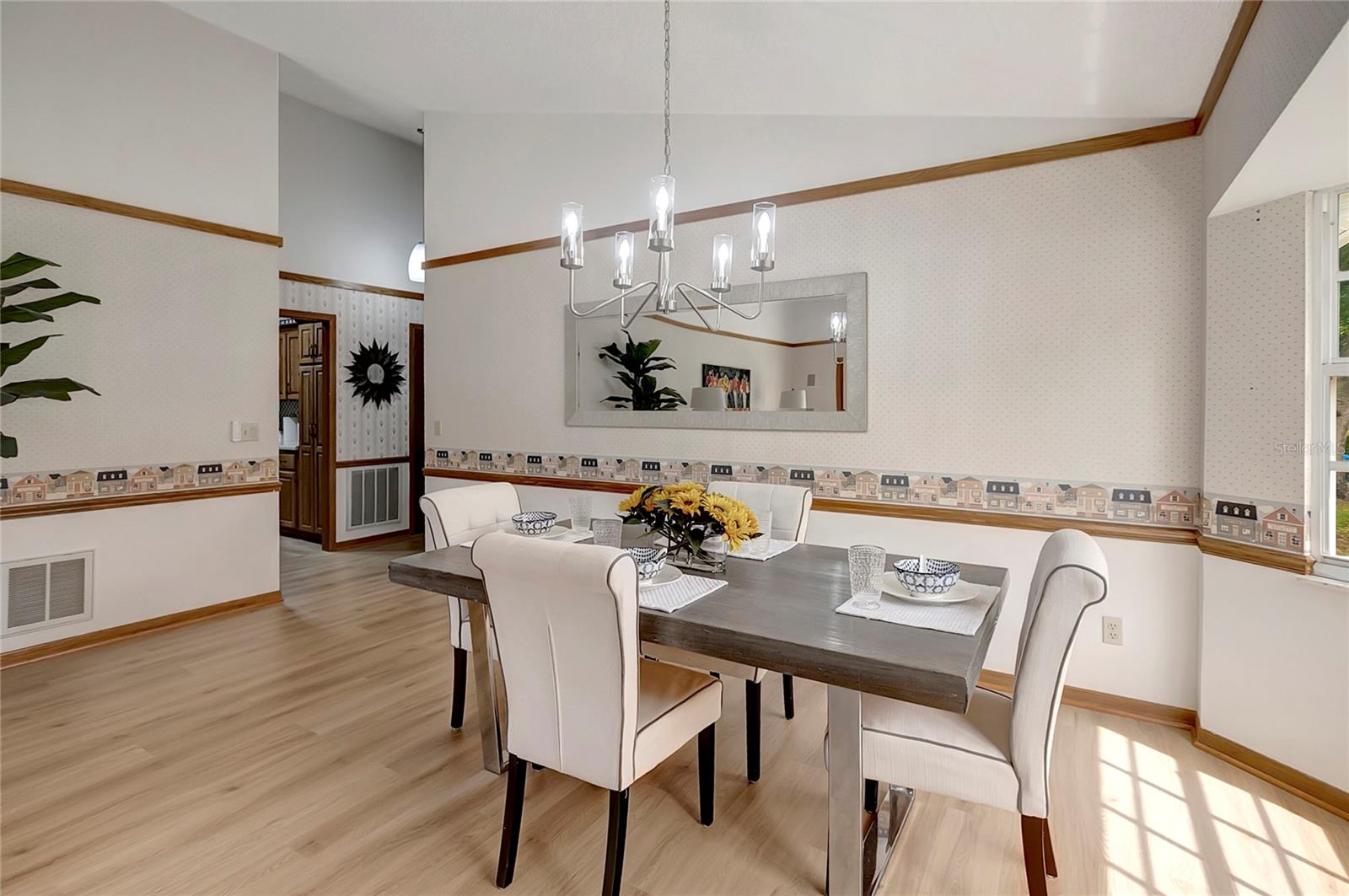 Image 7 of 46 For 11326 81st Place