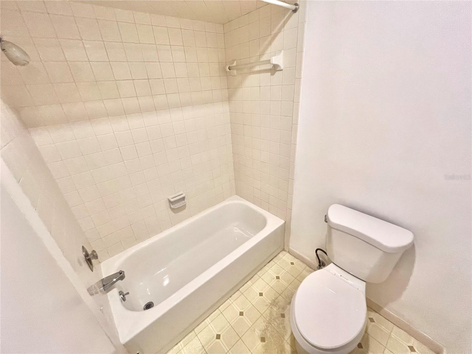 Image 12 of 19 For 17 Jamaica Street