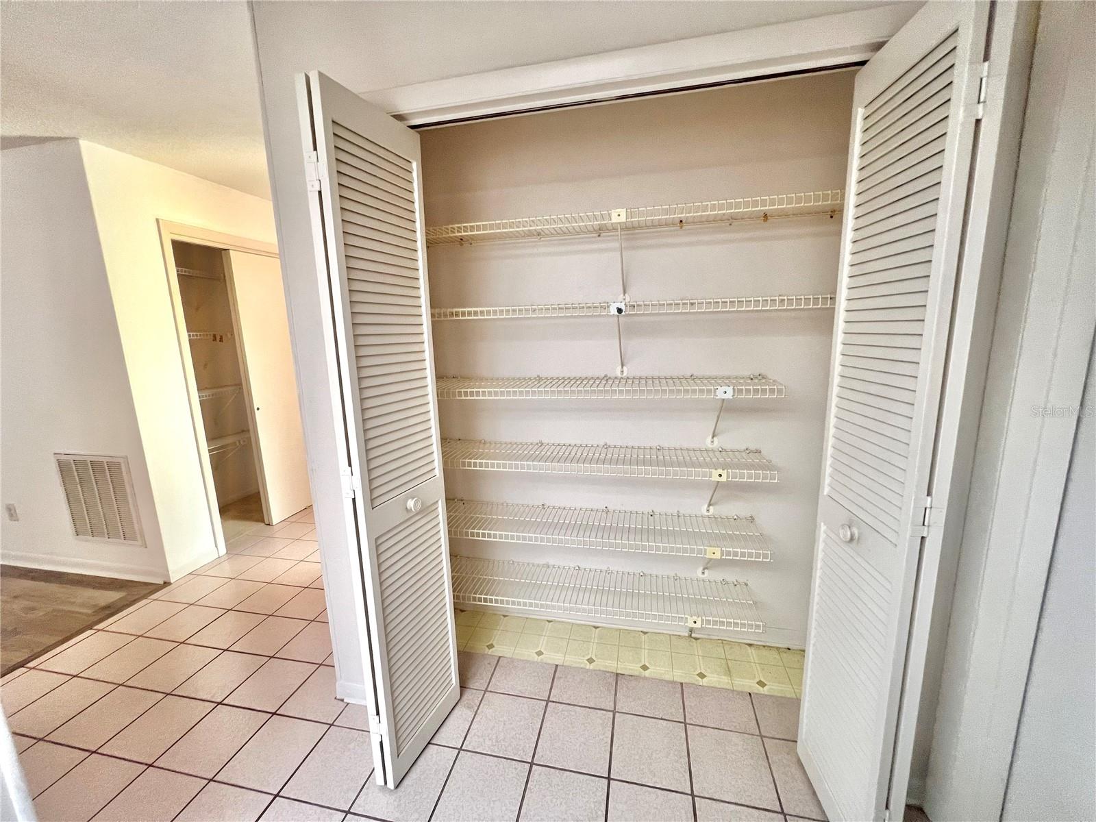 Image 4 of 19 For 17 Jamaica Street