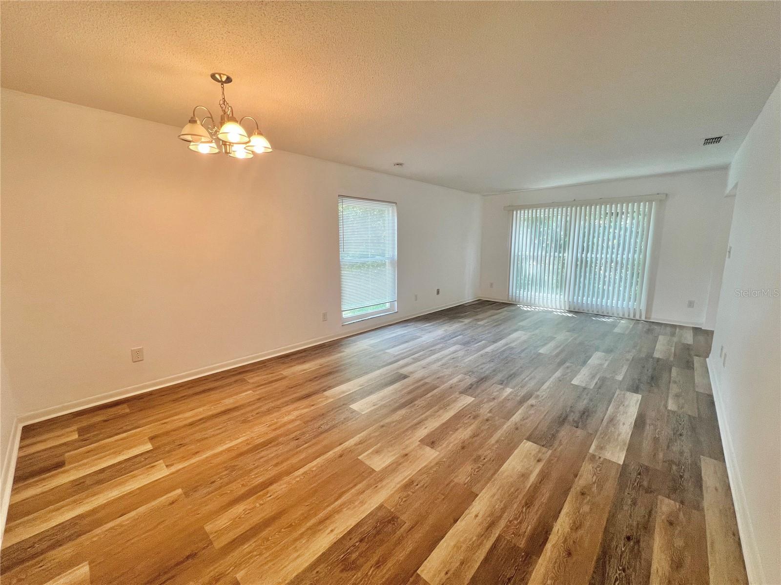 Image 5 of 19 For 17 Jamaica Street