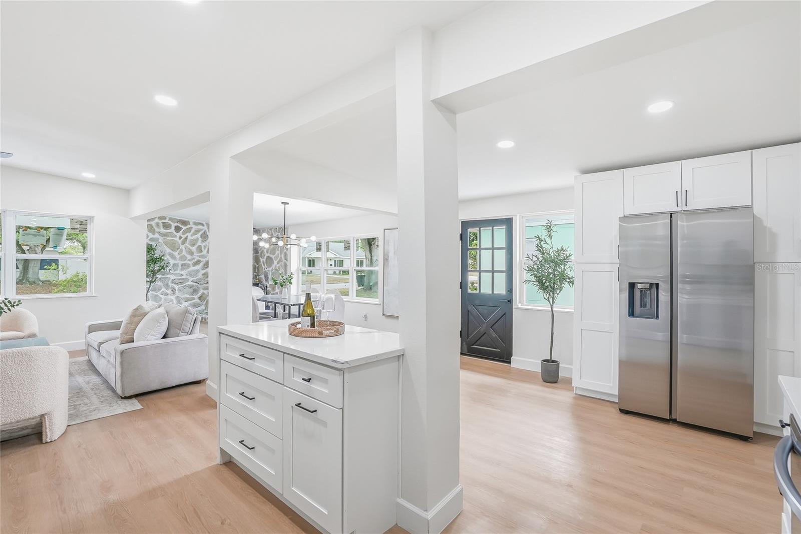 Listing photo id 8 for 4329 12th Avenue N