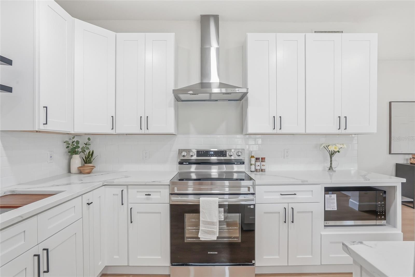 Listing photo id 10 for 4329 12th Avenue N