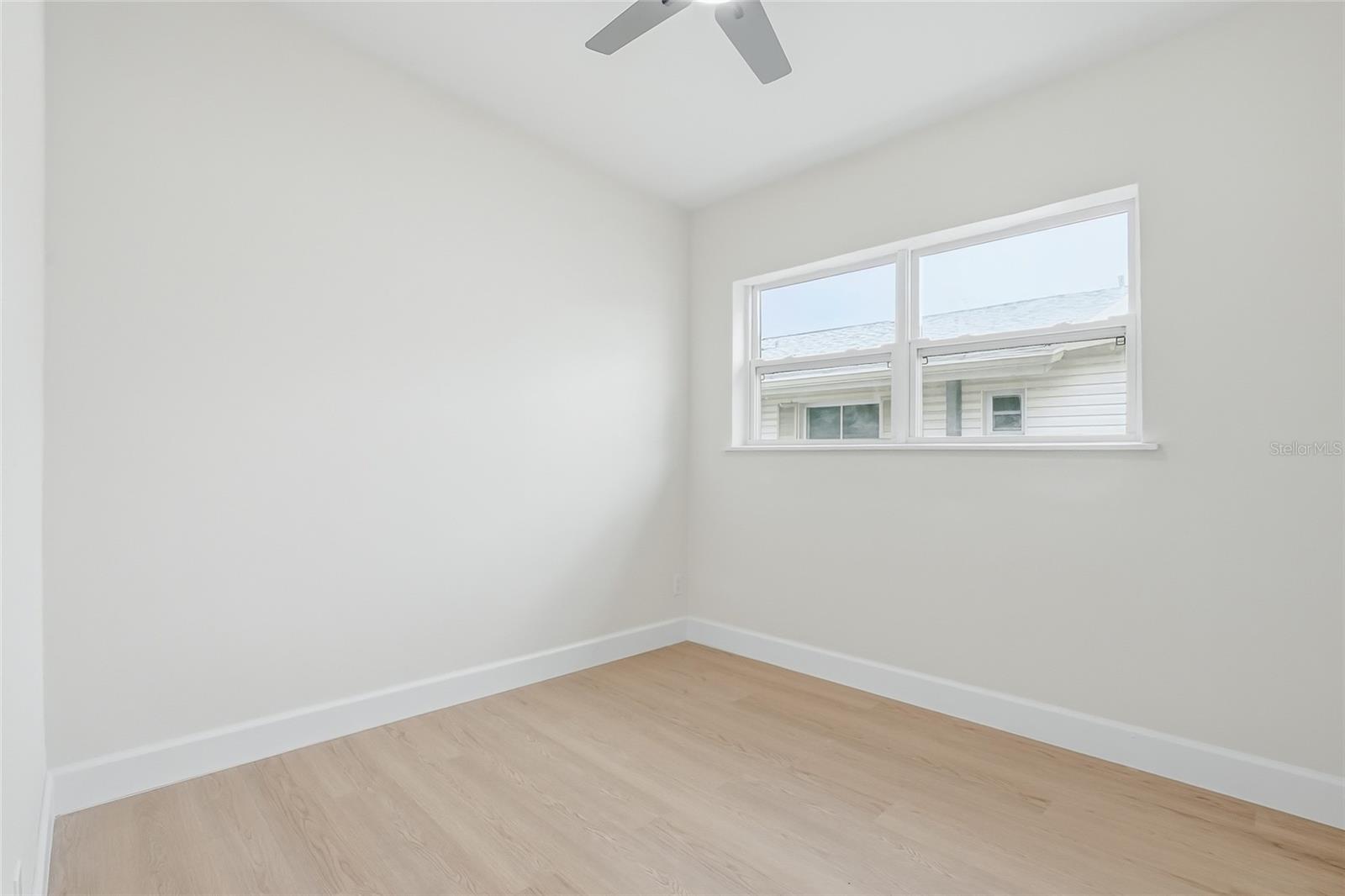 Listing photo id 26 for 4329 12th Avenue N