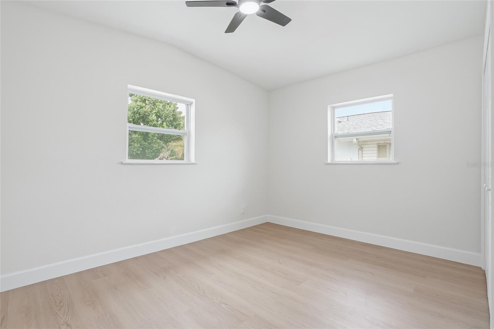 Listing photo id 28 for 4329 12th Avenue N