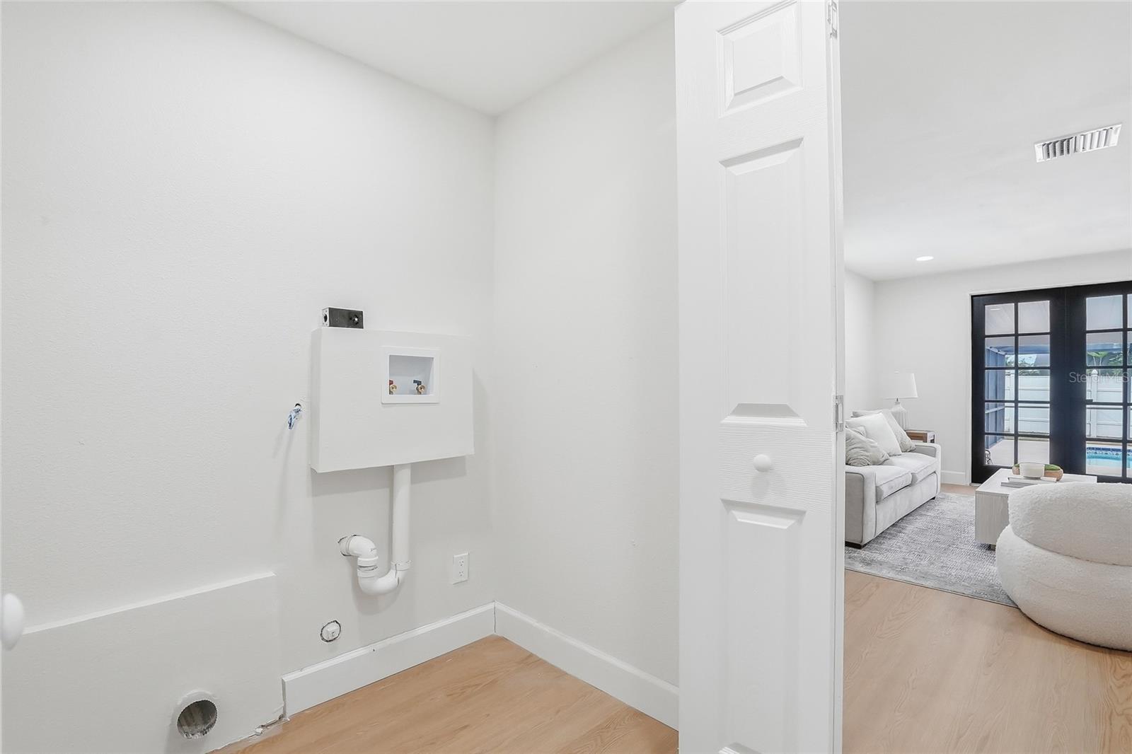 Listing photo id 30 for 4329 12th Avenue N