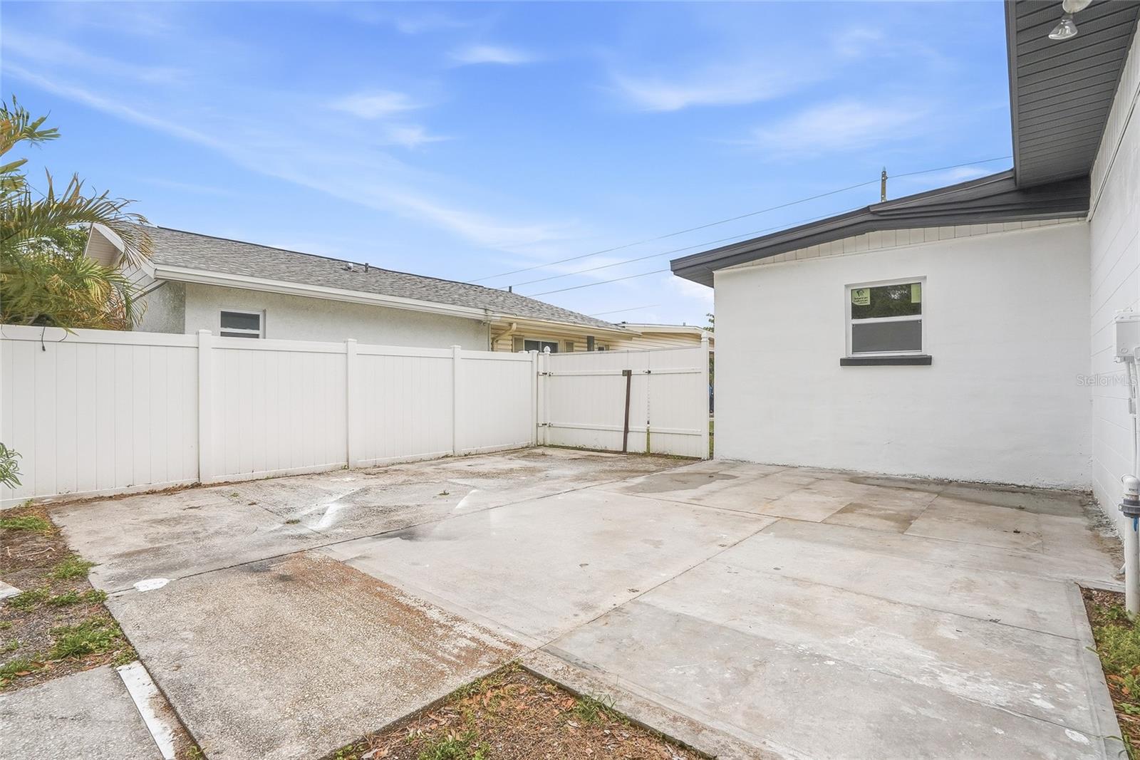 Listing photo id 35 for 4329 12th Avenue N