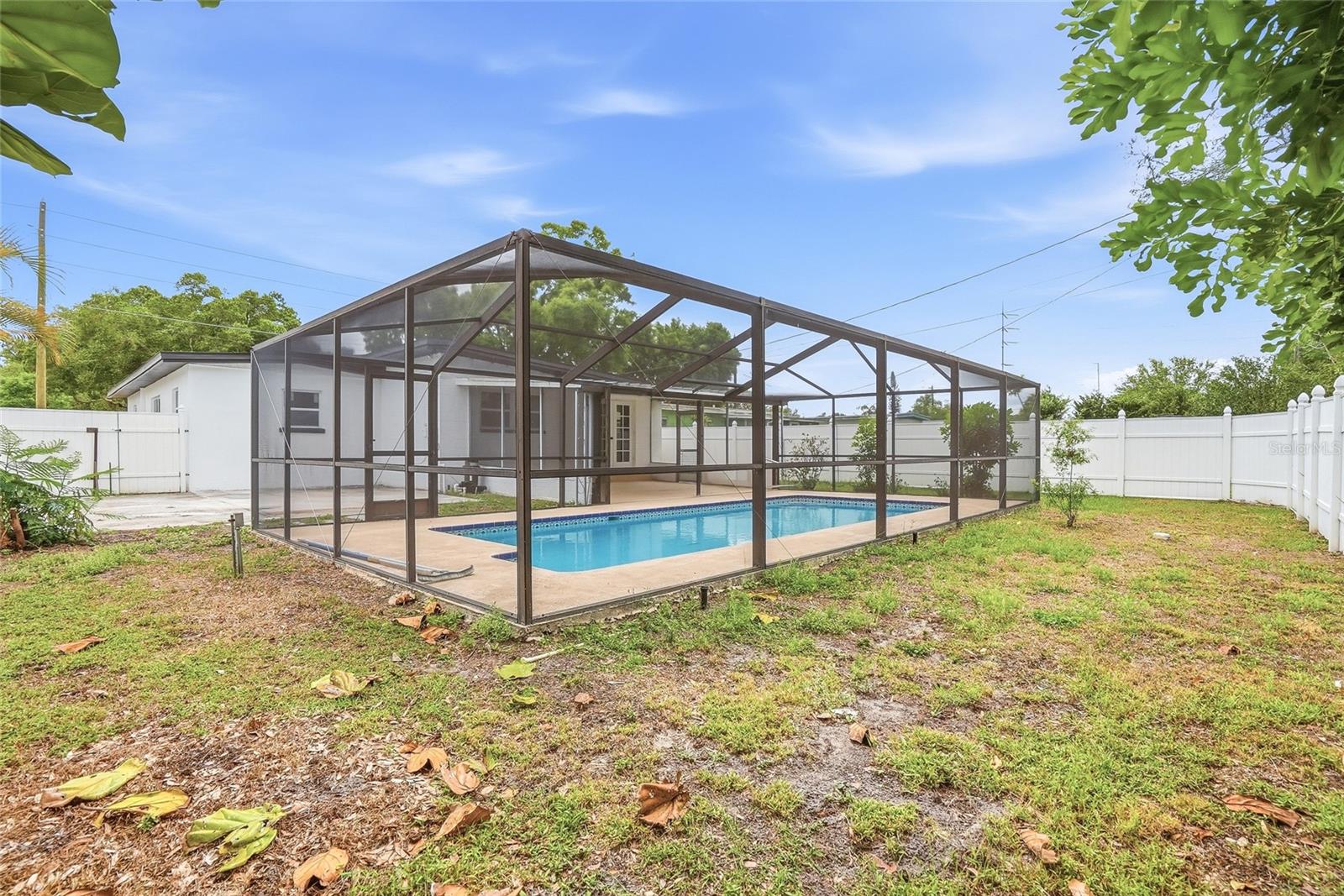 Listing photo id 36 for 4329 12th Avenue N