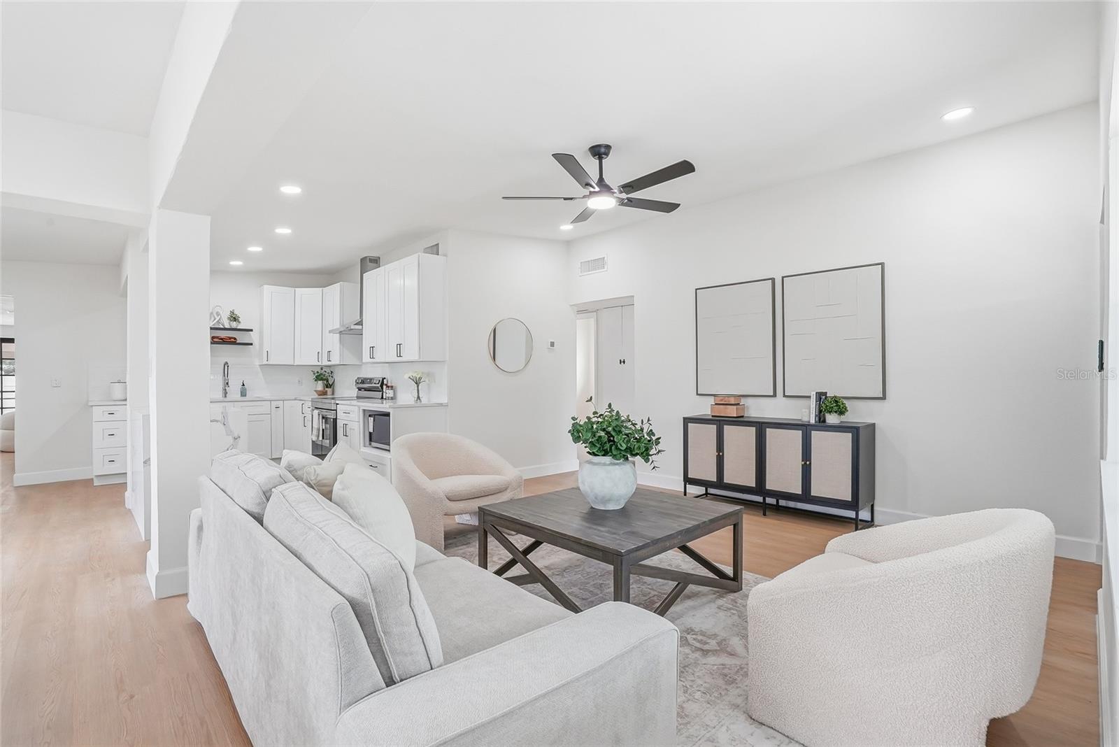 Listing photo id 3 for 4329 12th Avenue N