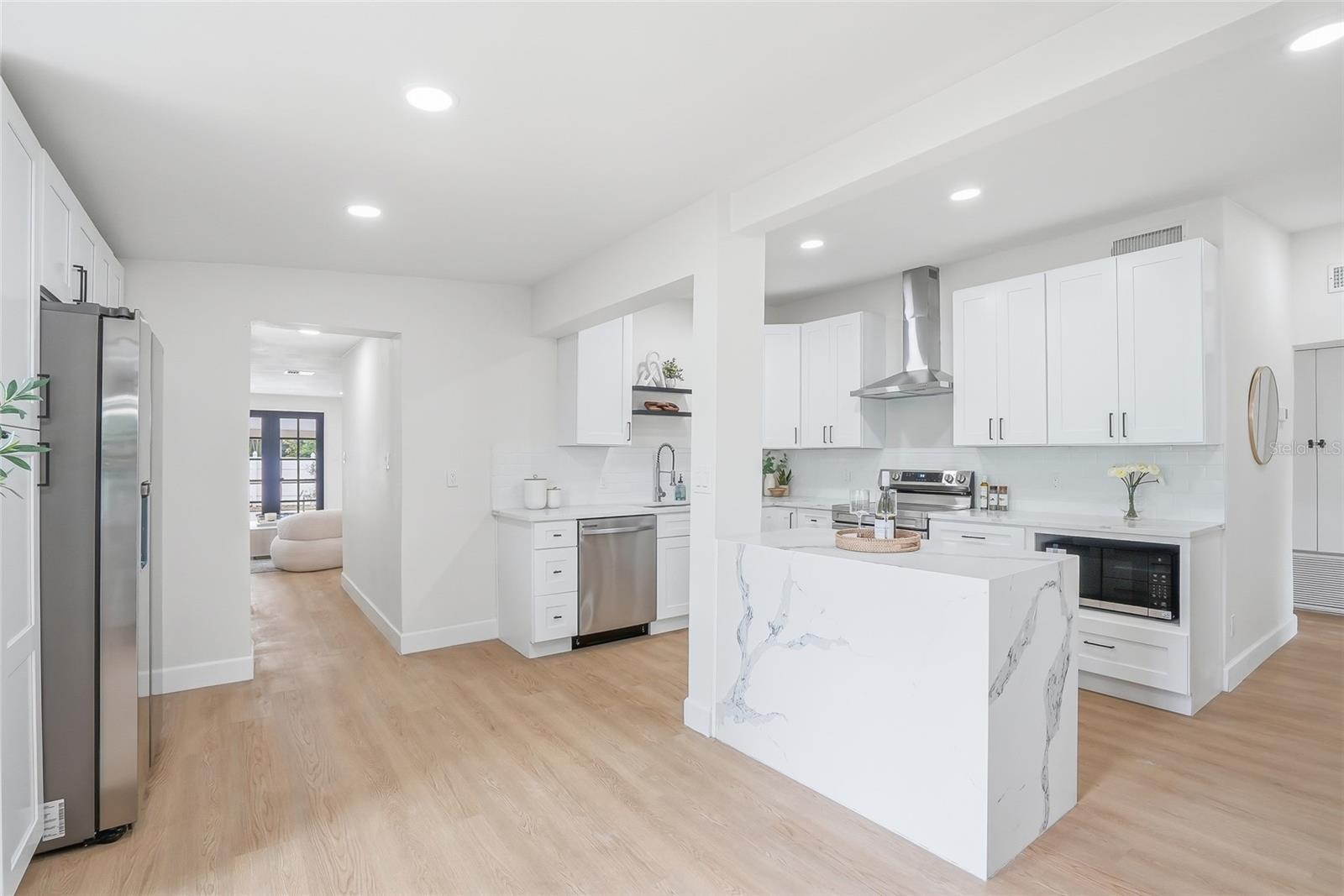 Listing photo id 4 for 4329 12th Avenue N