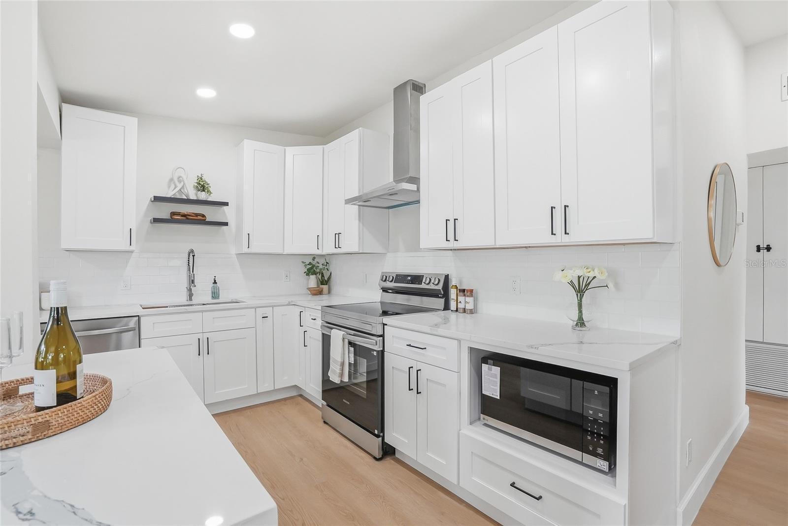 Listing photo id 5 for 4329 12th Avenue N