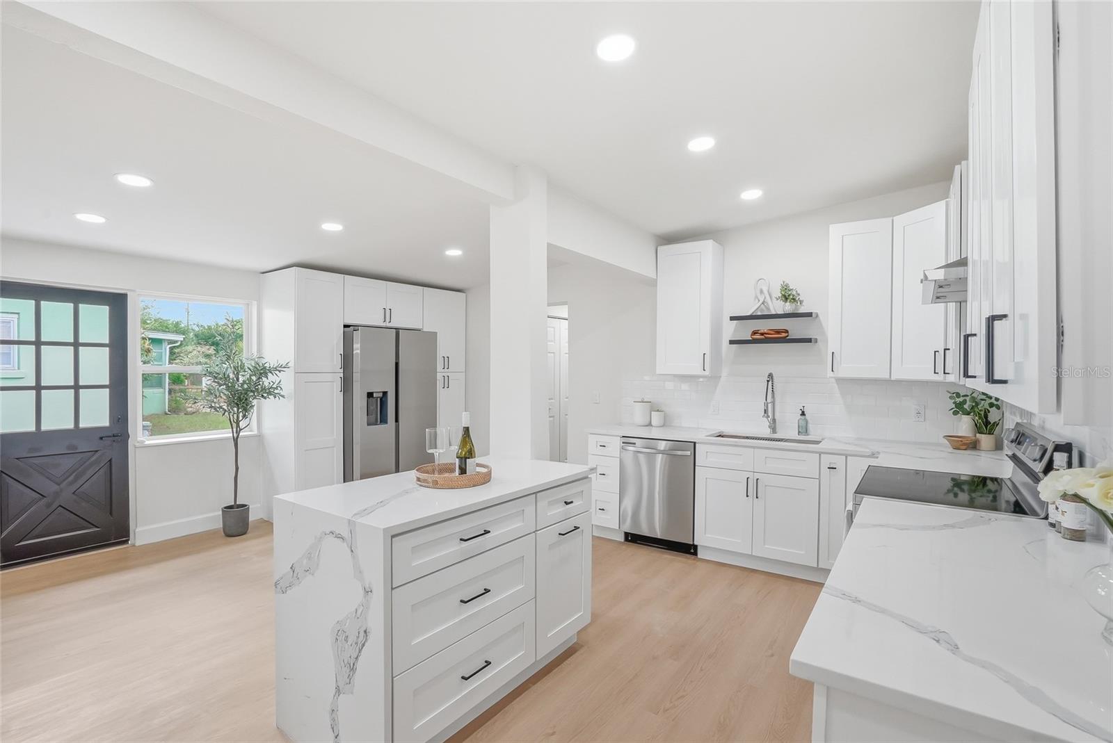 Listing photo id 7 for 4329 12th Avenue N