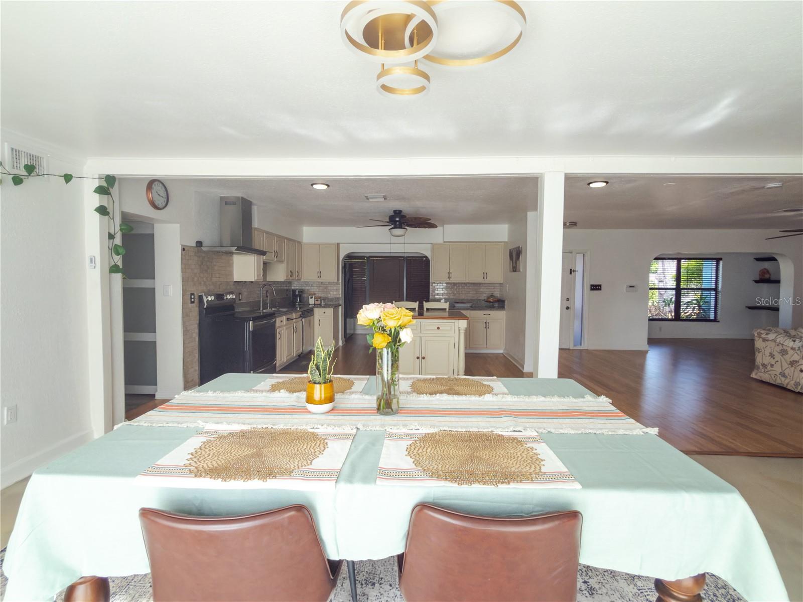 Listing photo id 13 for 8818 Mathog Road