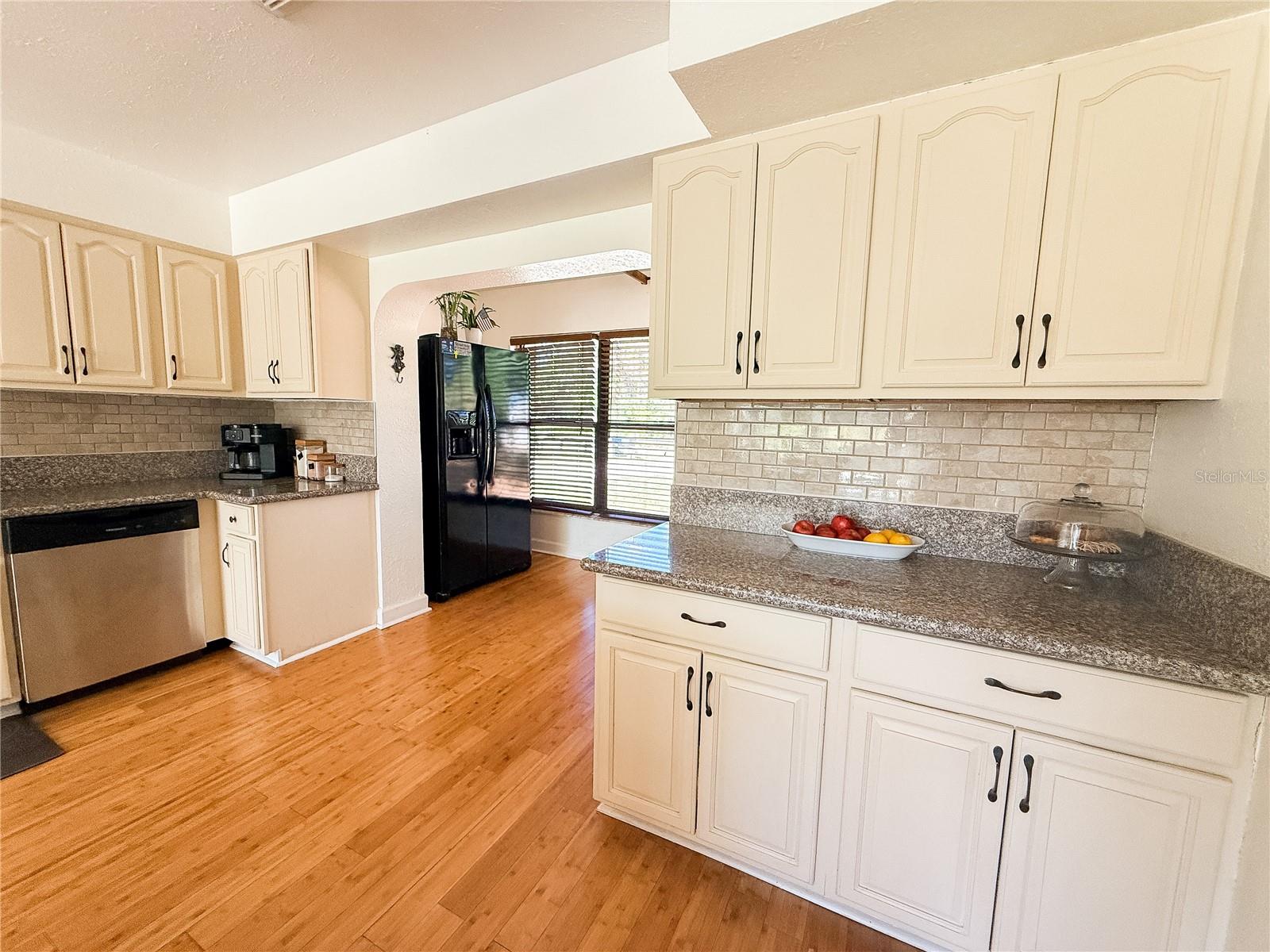 Listing photo id 16 for 8818 Mathog Road