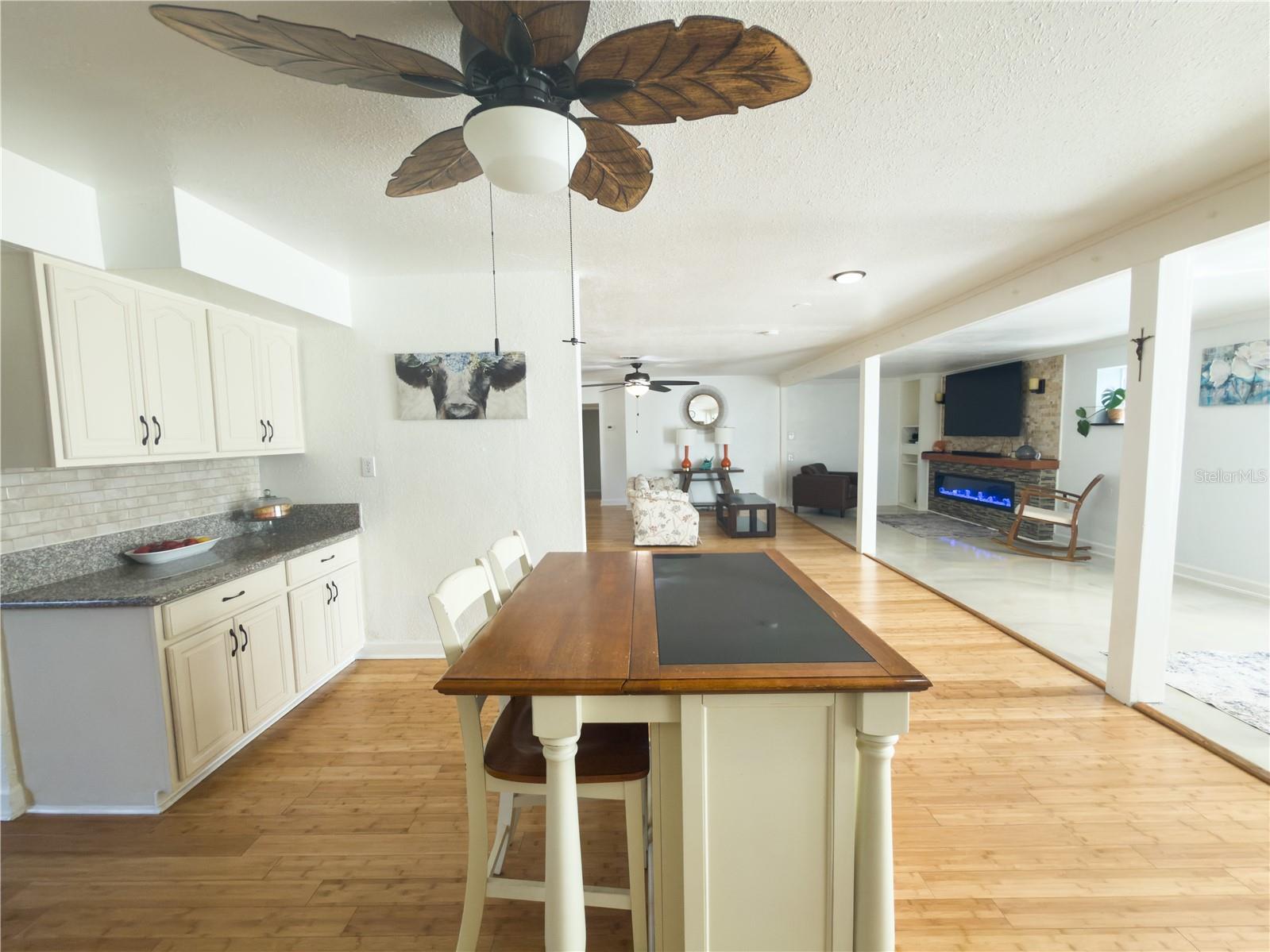 Listing photo id 19 for 8818 Mathog Road