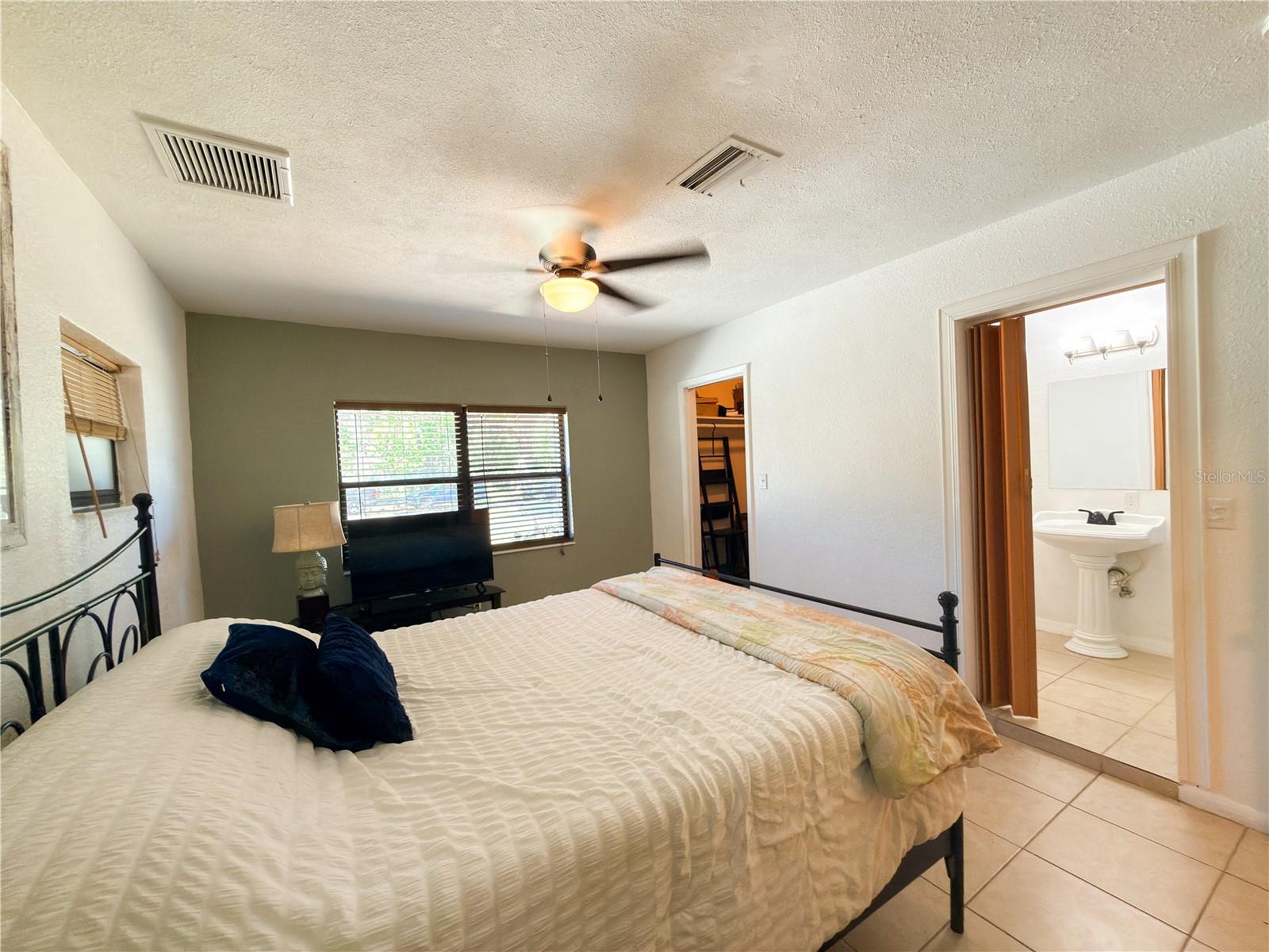 Listing photo id 36 for 8818 Mathog Road