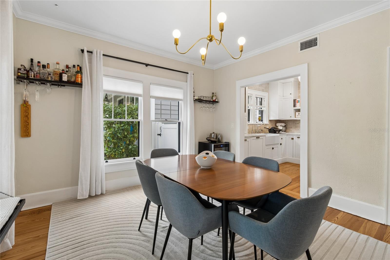 Listing photo id 12 for 1126 16th Avenue N