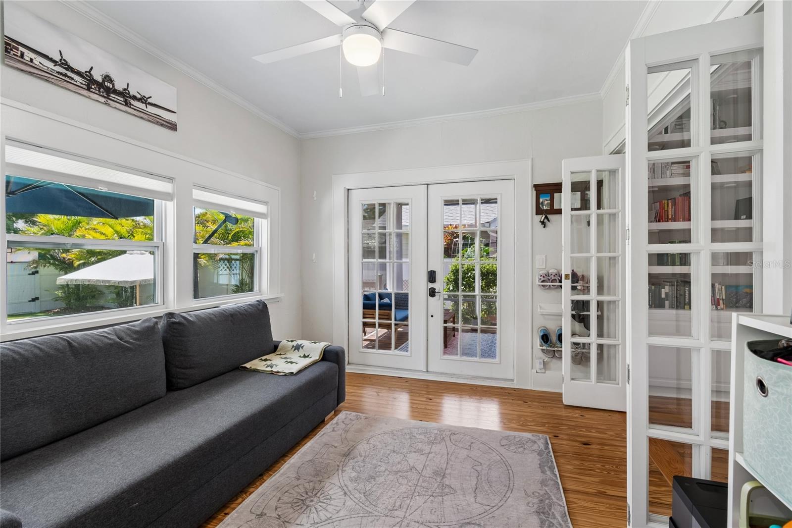 Listing photo id 19 for 1126 16th Avenue N