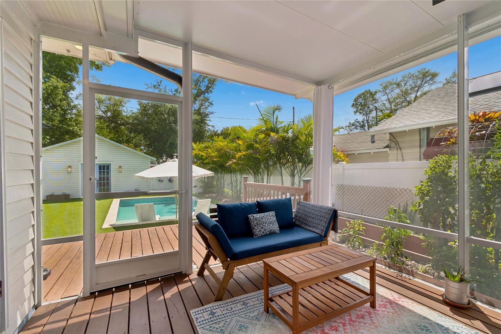 Listing photo id 20 for 1126 16th Avenue N