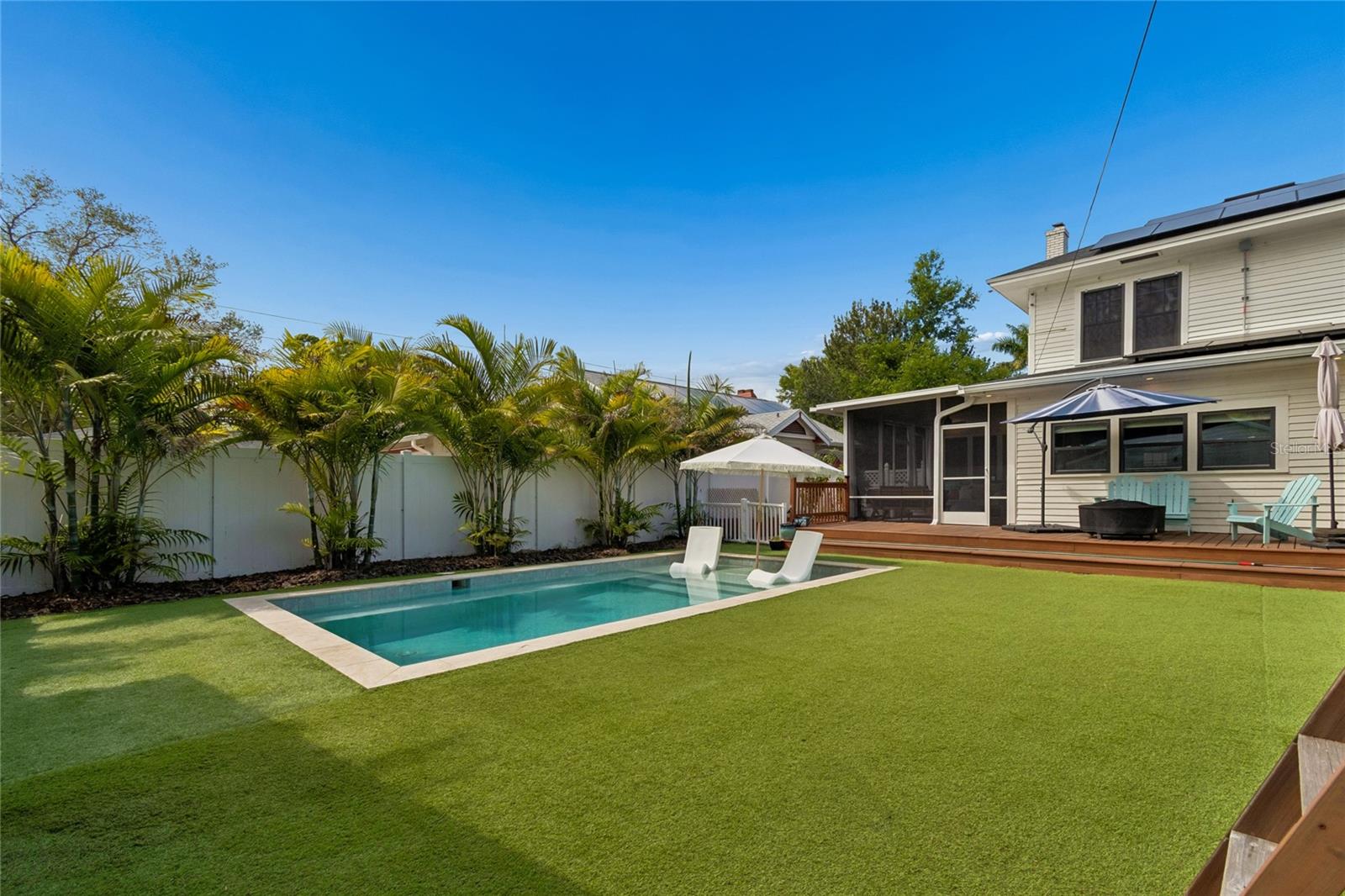 Listing photo id 23 for 1126 16th Avenue N