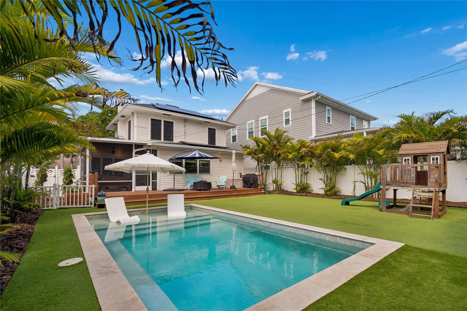 Listing photo id 24 for 1126 16th Avenue N