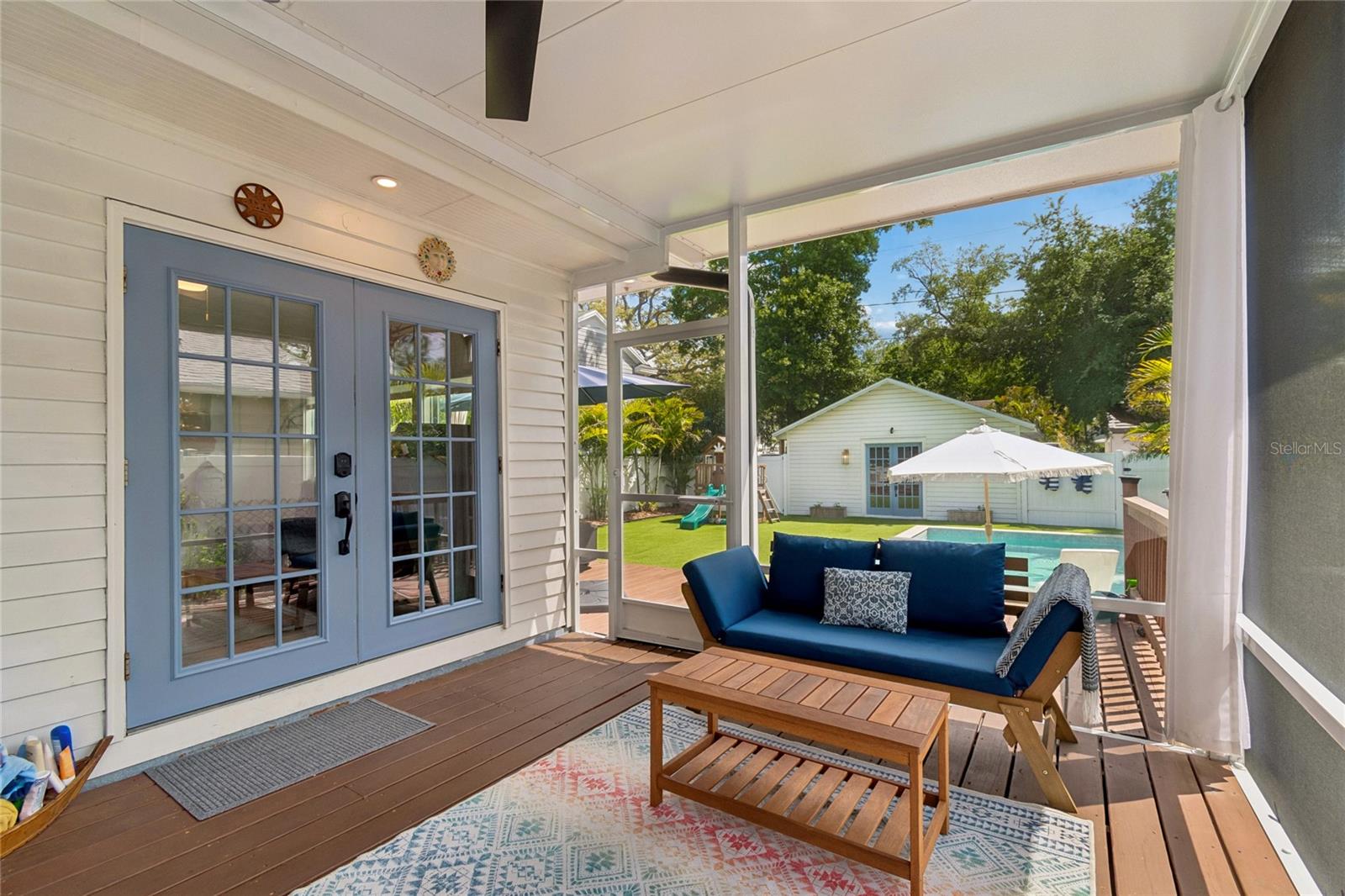 Listing photo id 25 for 1126 16th Avenue N