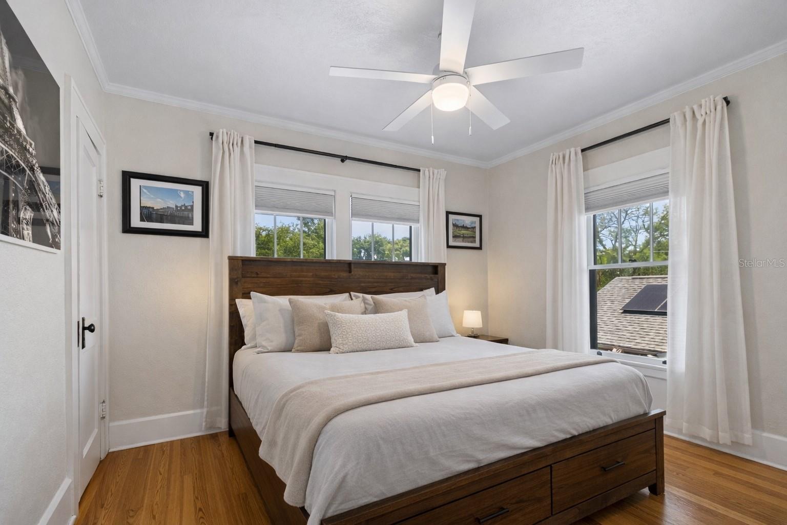 Listing photo id 27 for 1126 16th Avenue N