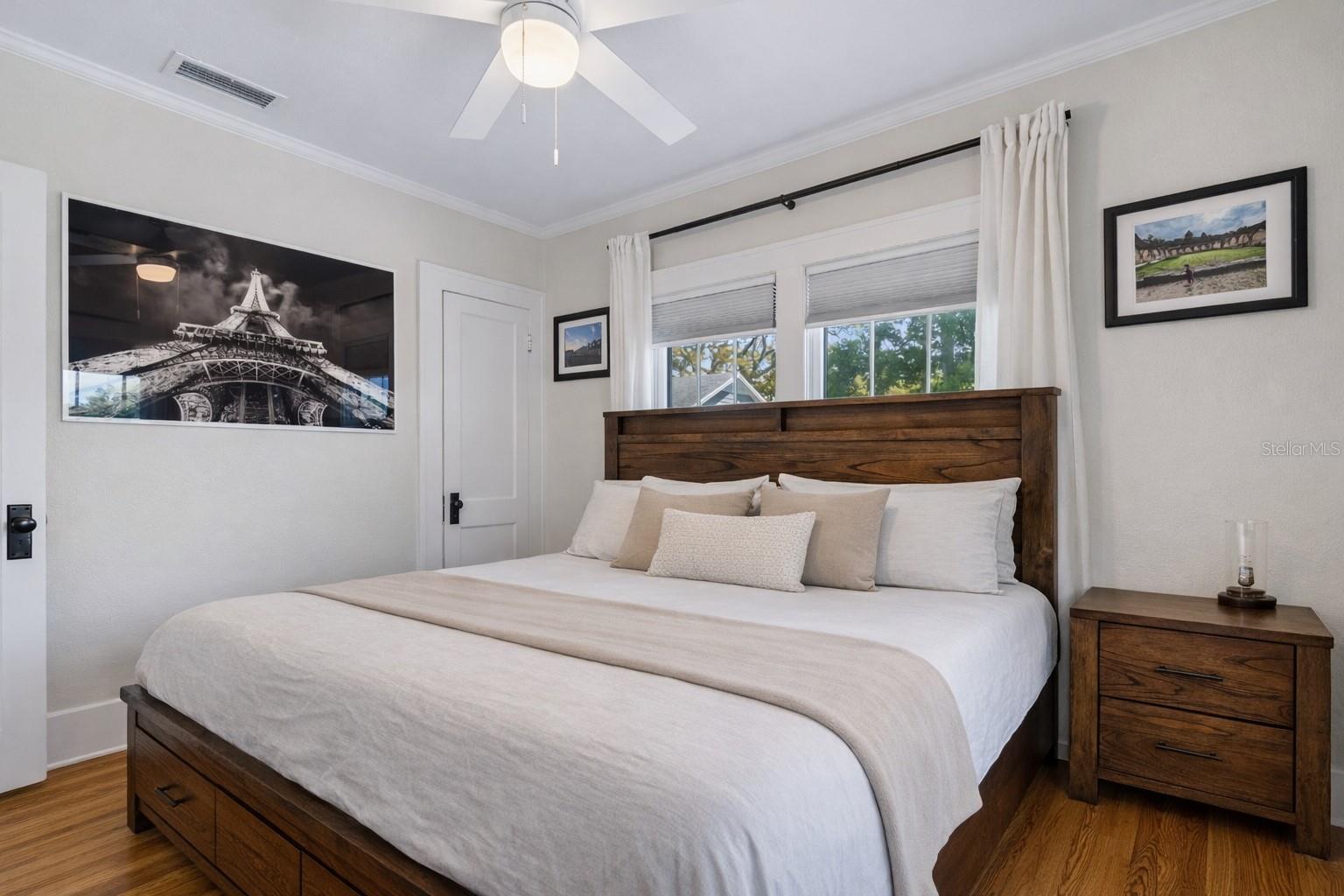 Listing photo id 28 for 1126 16th Avenue N