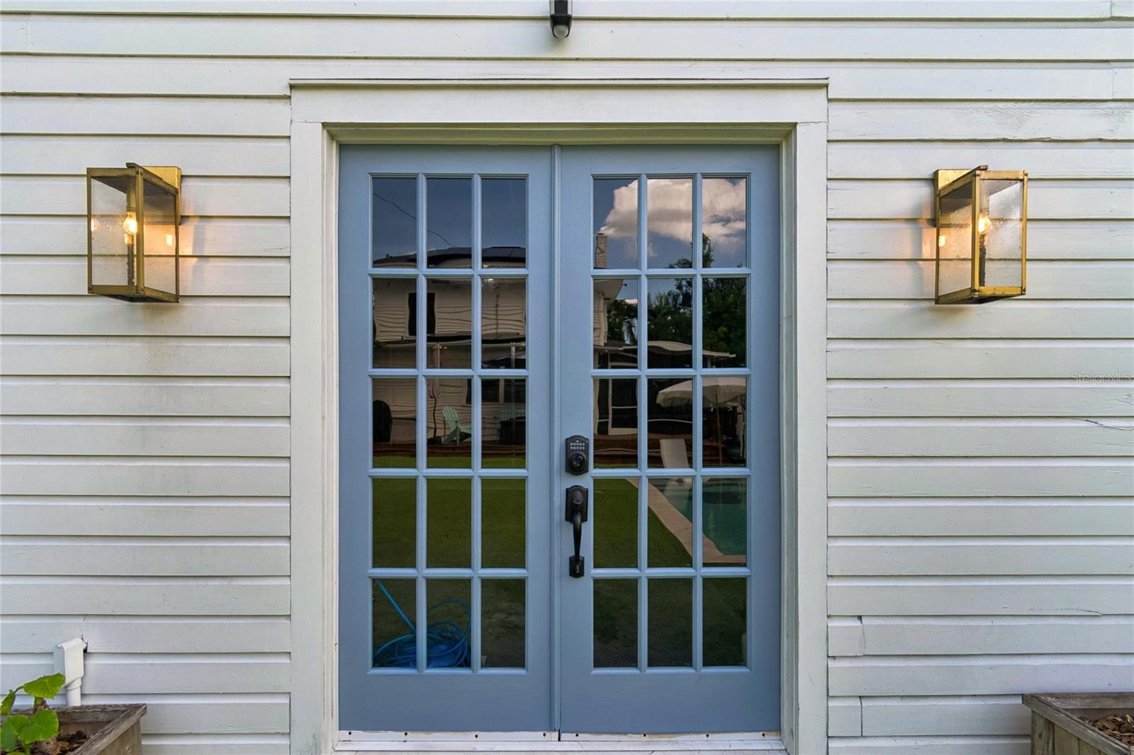 Listing photo id 37 for 1126 16th Avenue N