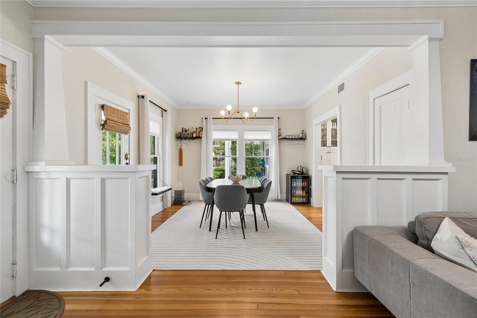 Listing photo id 2 for 1126 16th Avenue N