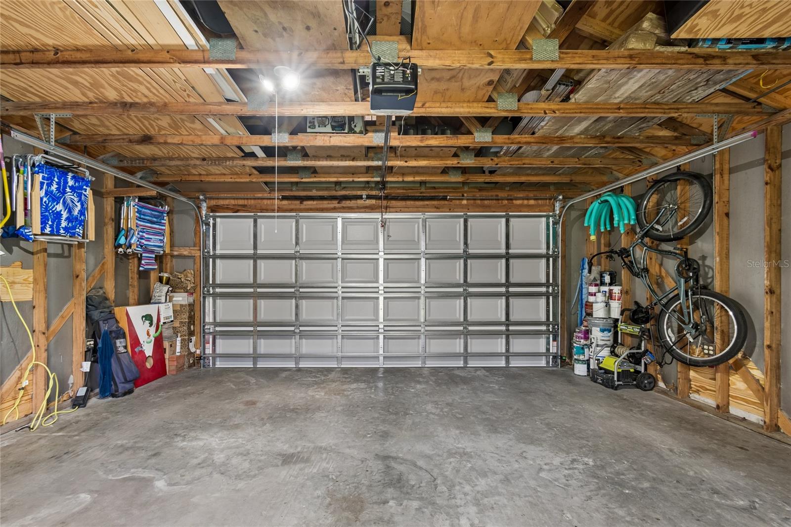 Listing photo id 38 for 1126 16th Avenue N