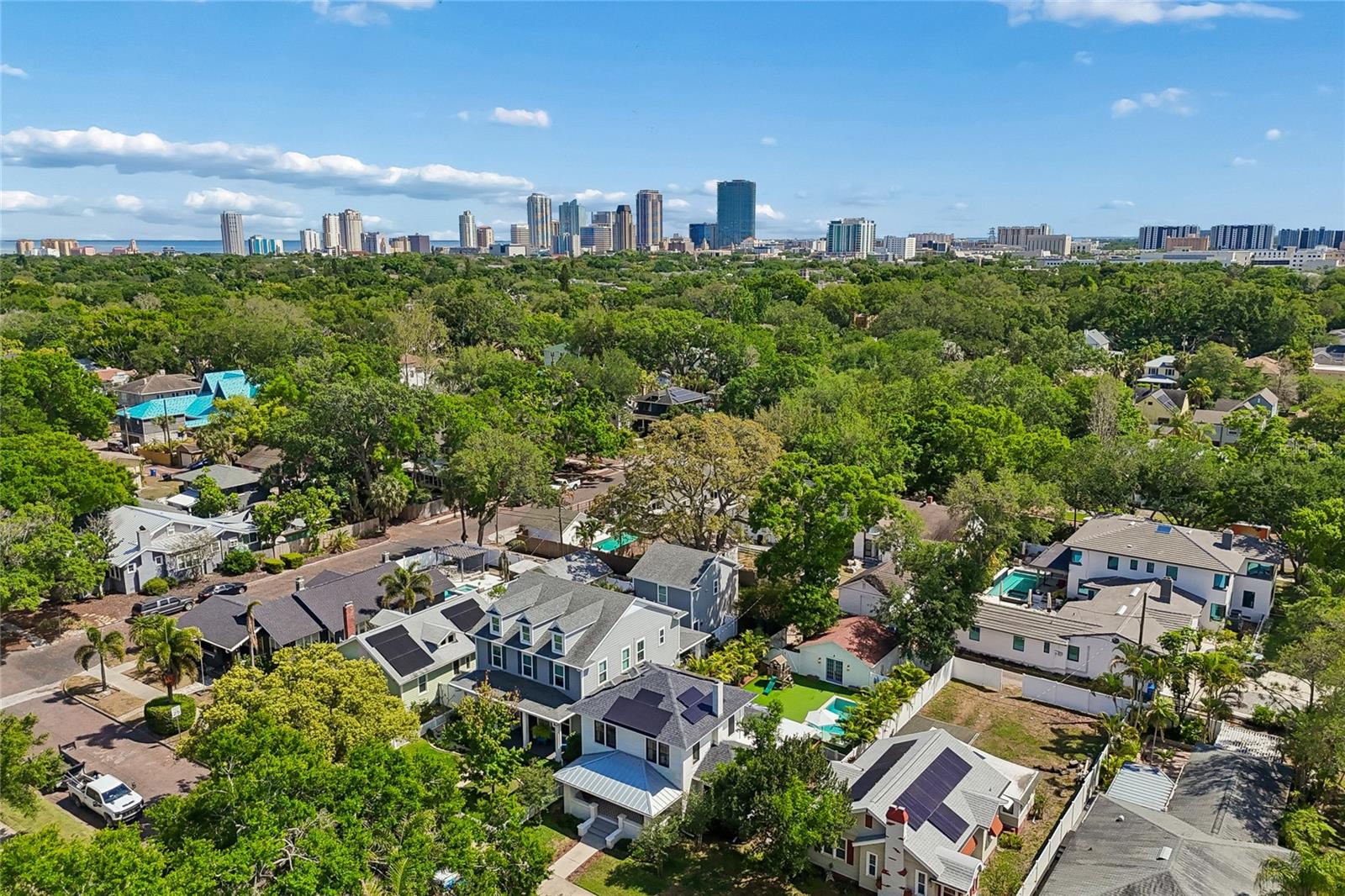 Listing photo id 40 for 1126 16th Avenue N